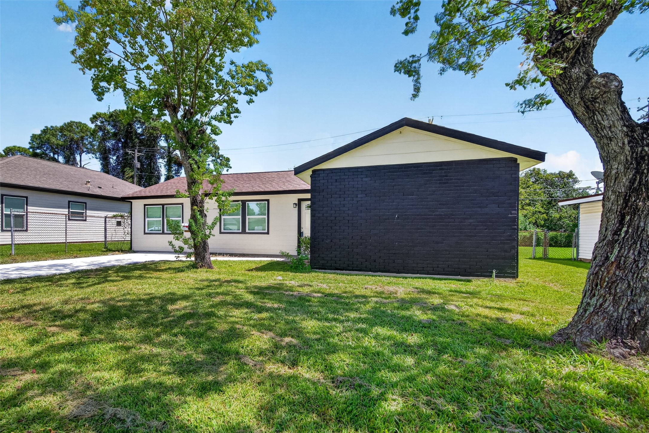 1302 Appomattox Drive, Texas City, TX 77591