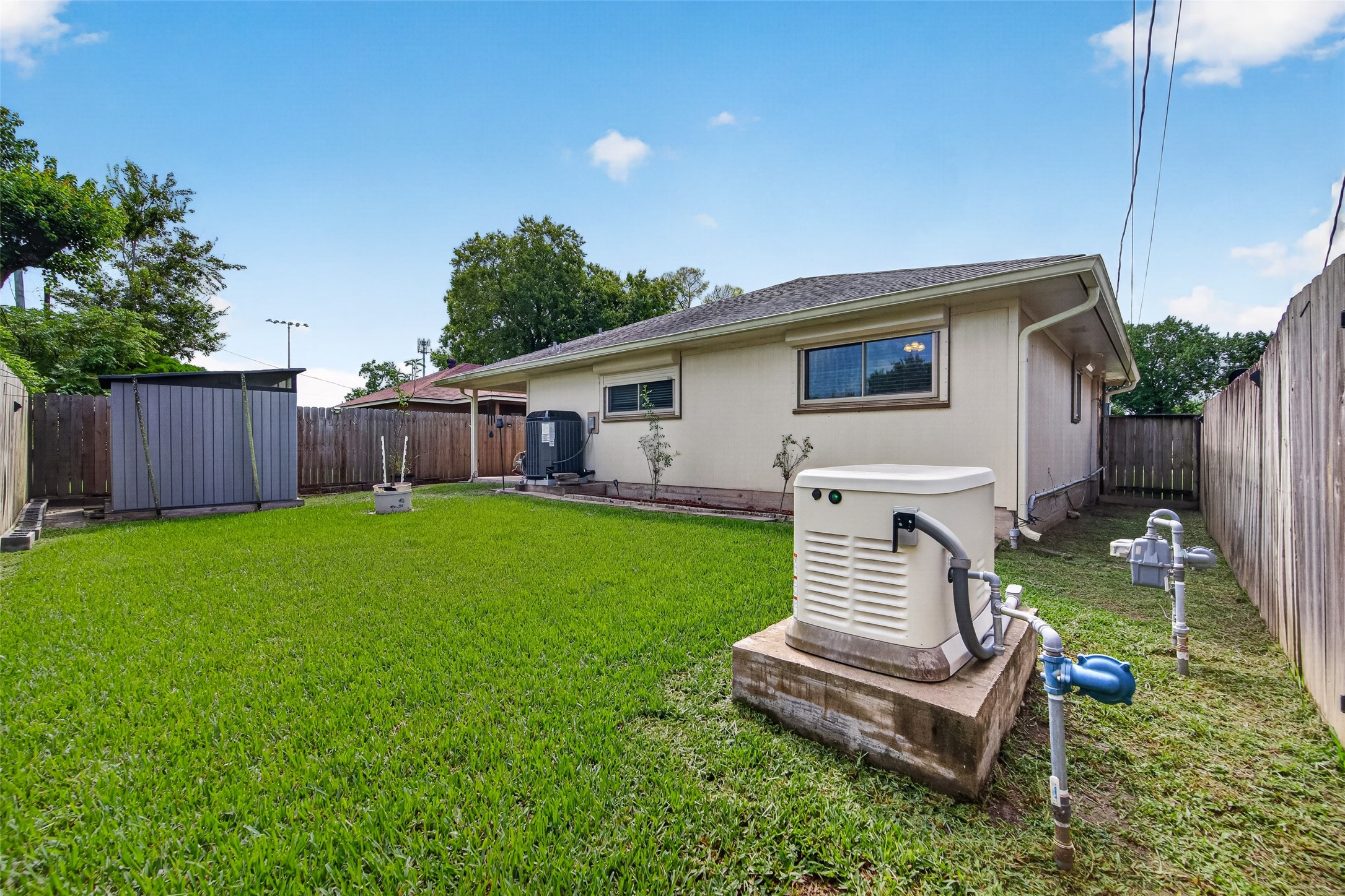 2316 29th Avenue N, Texas City, TX 77590