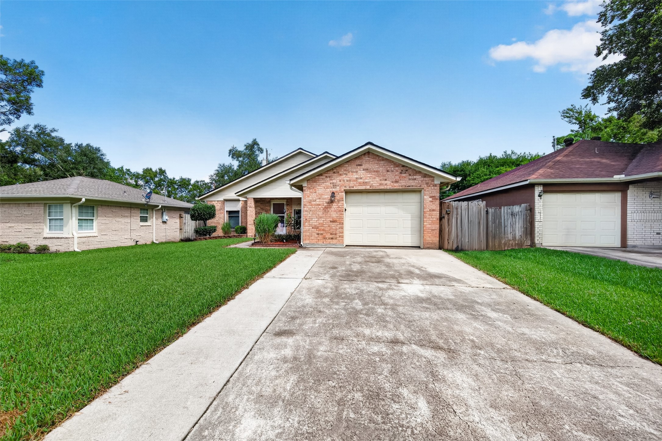 2316 29th Avenue N, Texas City, TX 77590
