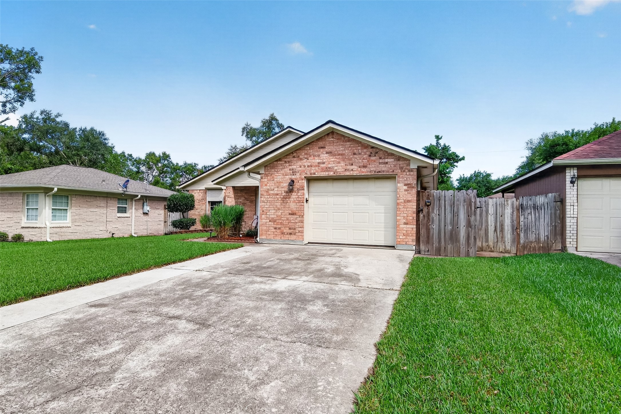 2316 29th Avenue N, Texas City, TX 77590