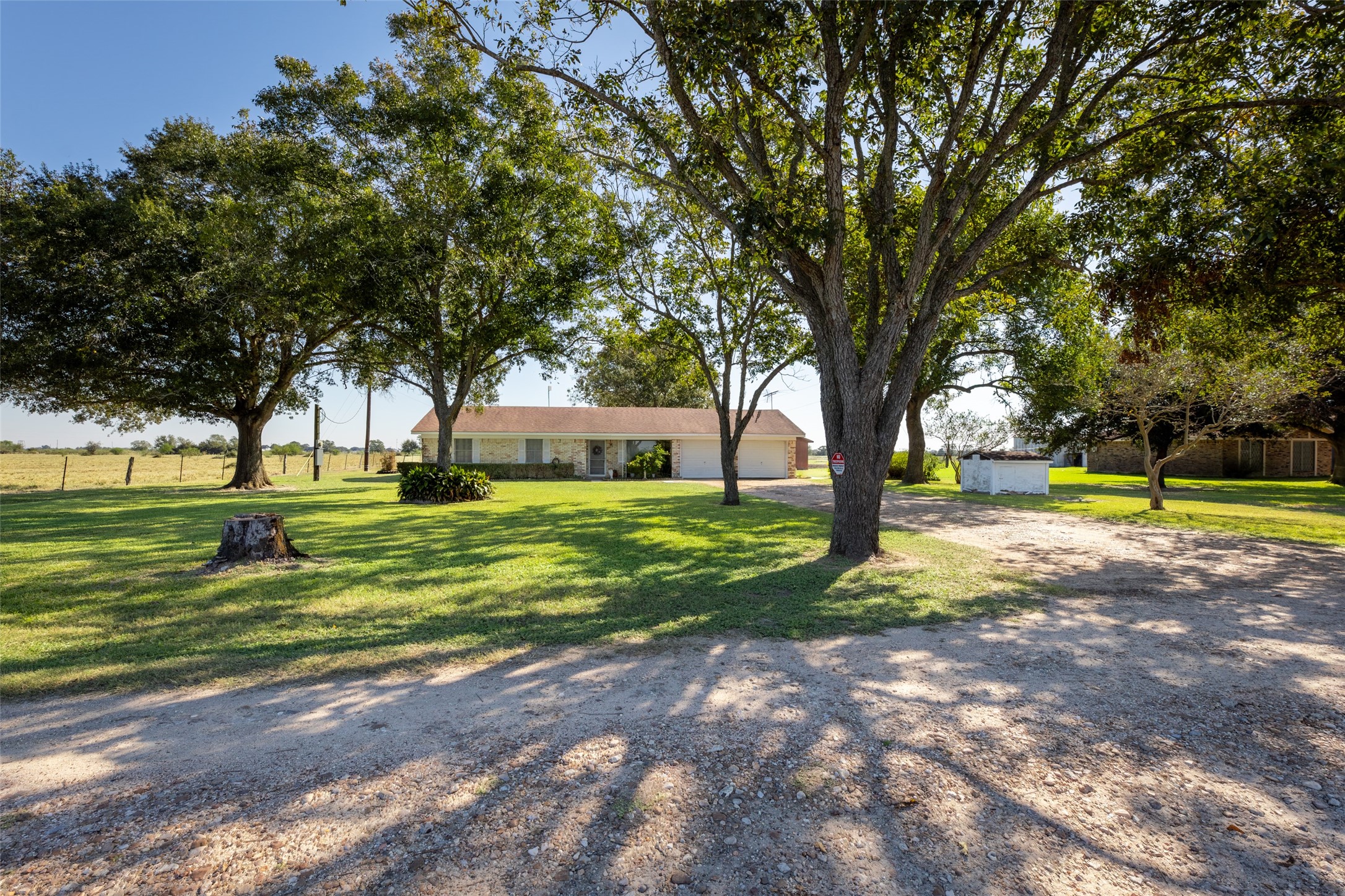 1542 Pilcik Road, Orchard, TX 77435