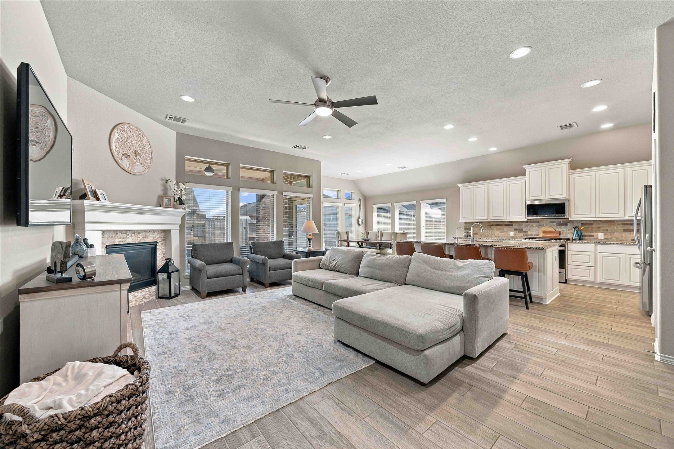 5111 Blue Canoe Road, Manvel, TX 77578