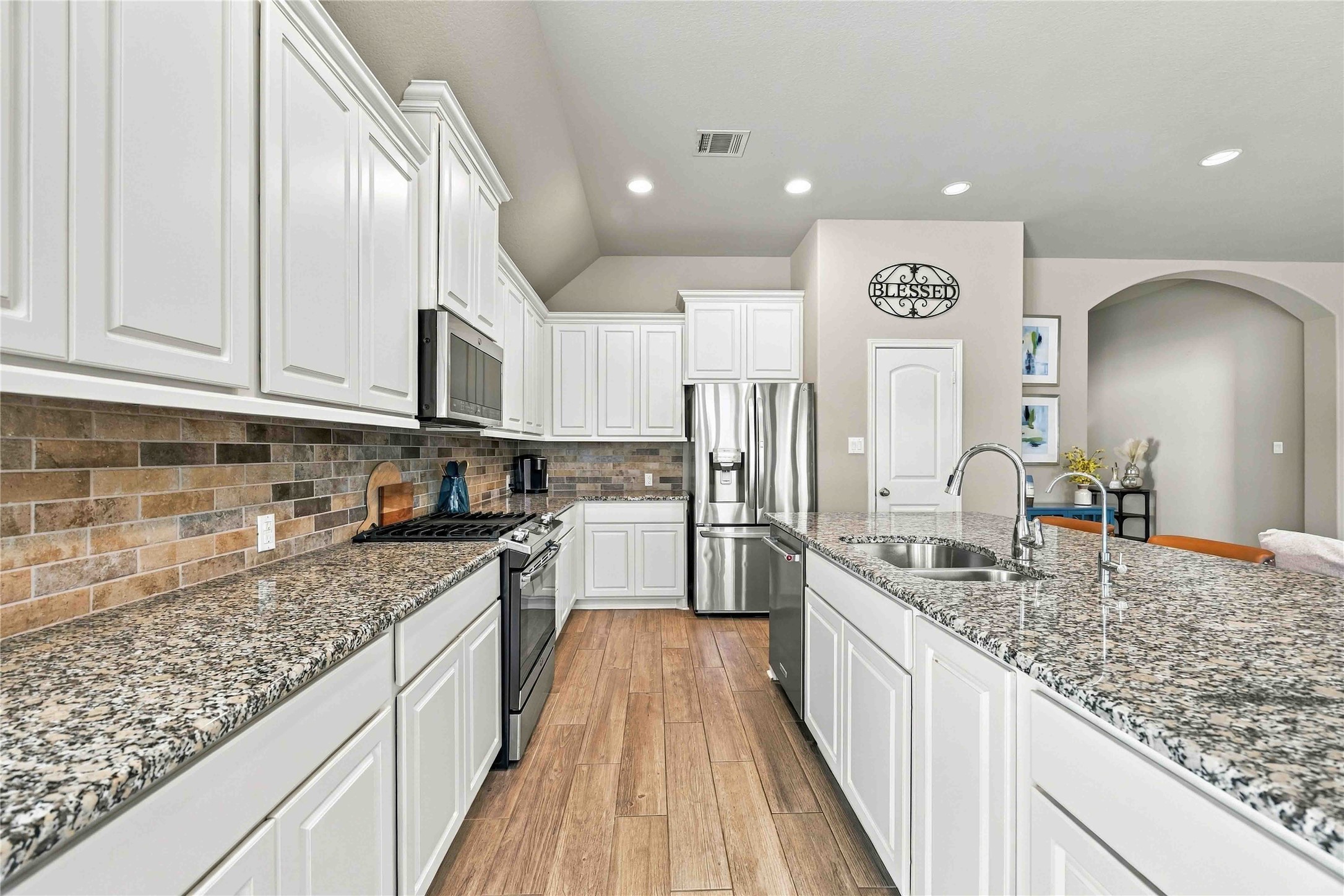 An open kitchen with plenty cabinets