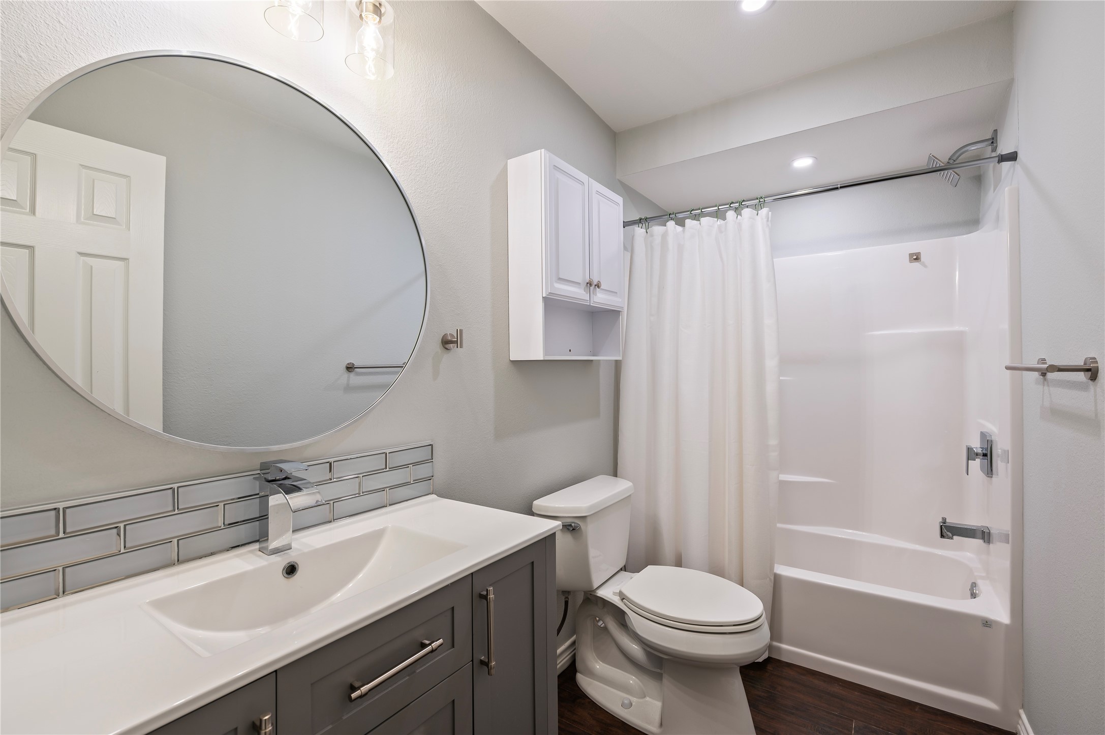 secondary bath