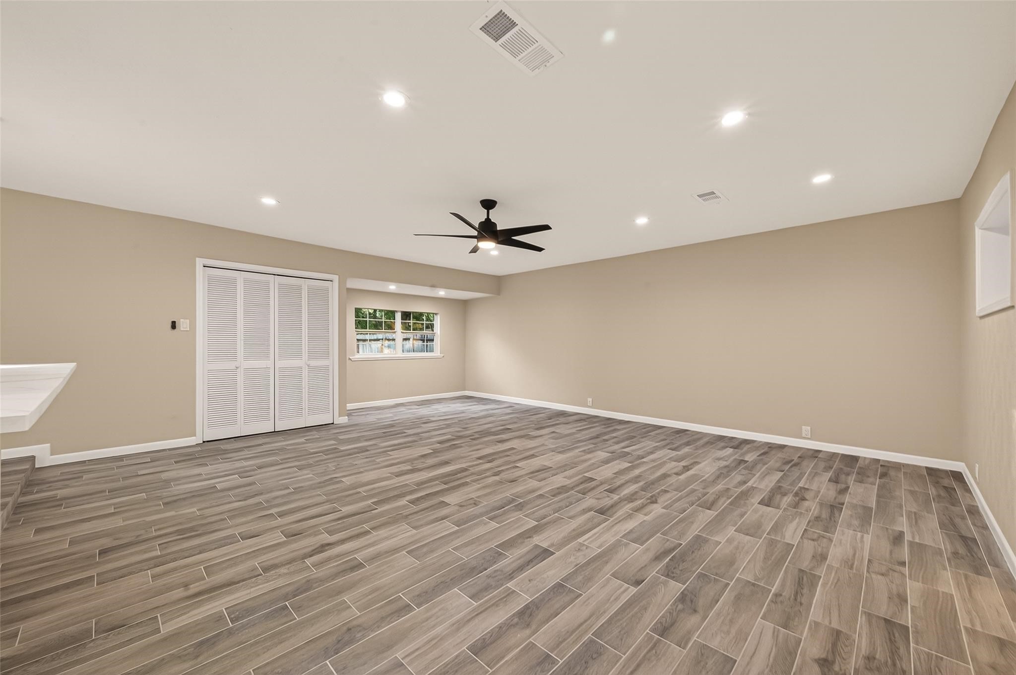 11206 Huggins Drive, Houston, TX 77035