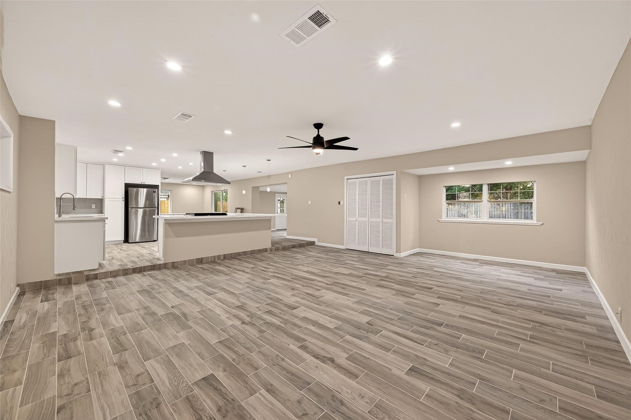 11206 Huggins Drive, Houston, TX 77035 11206 Huggins Drive, Houston, TX 77035