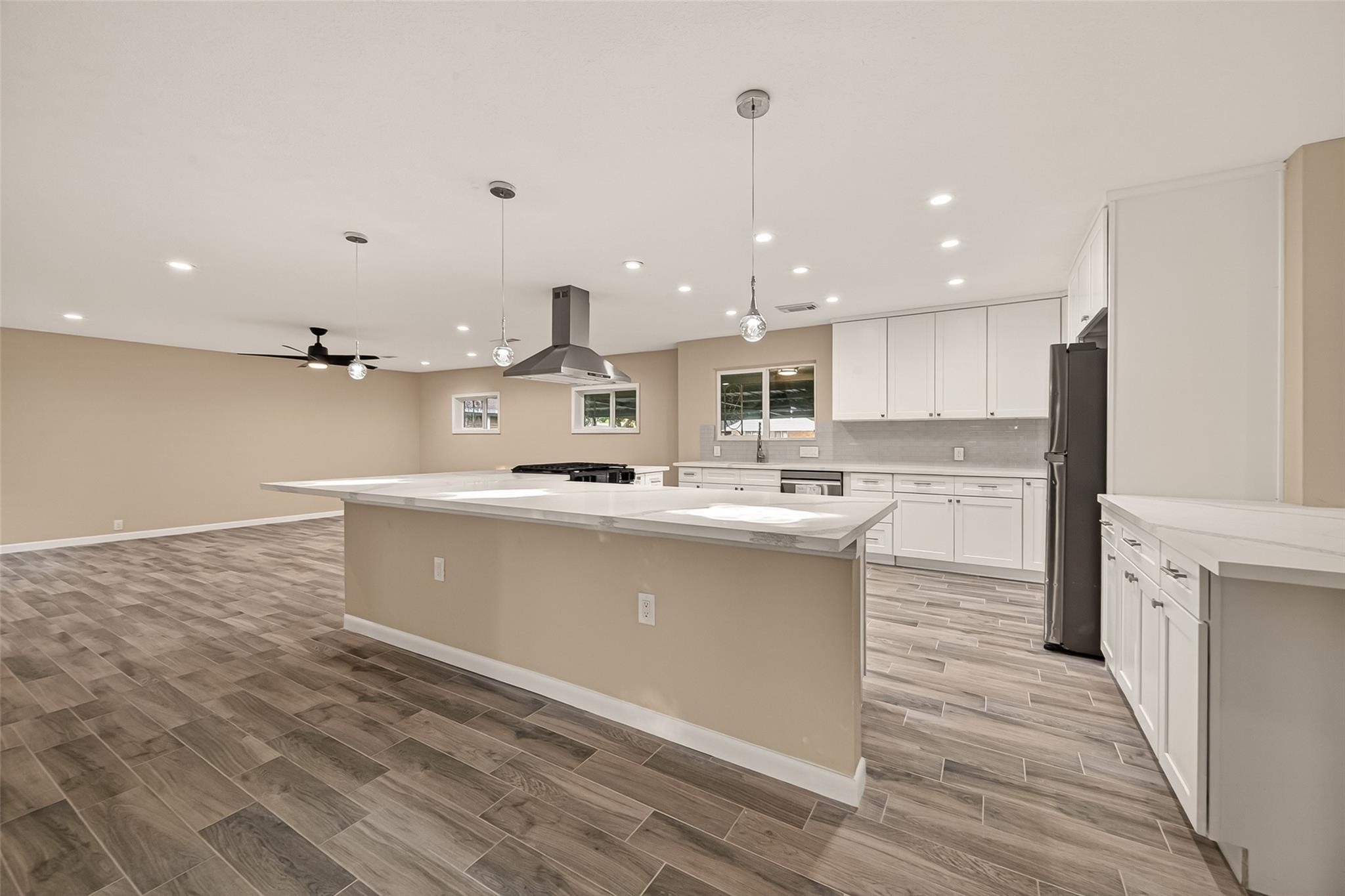 11206 Huggins Drive, Houston, TX 77035