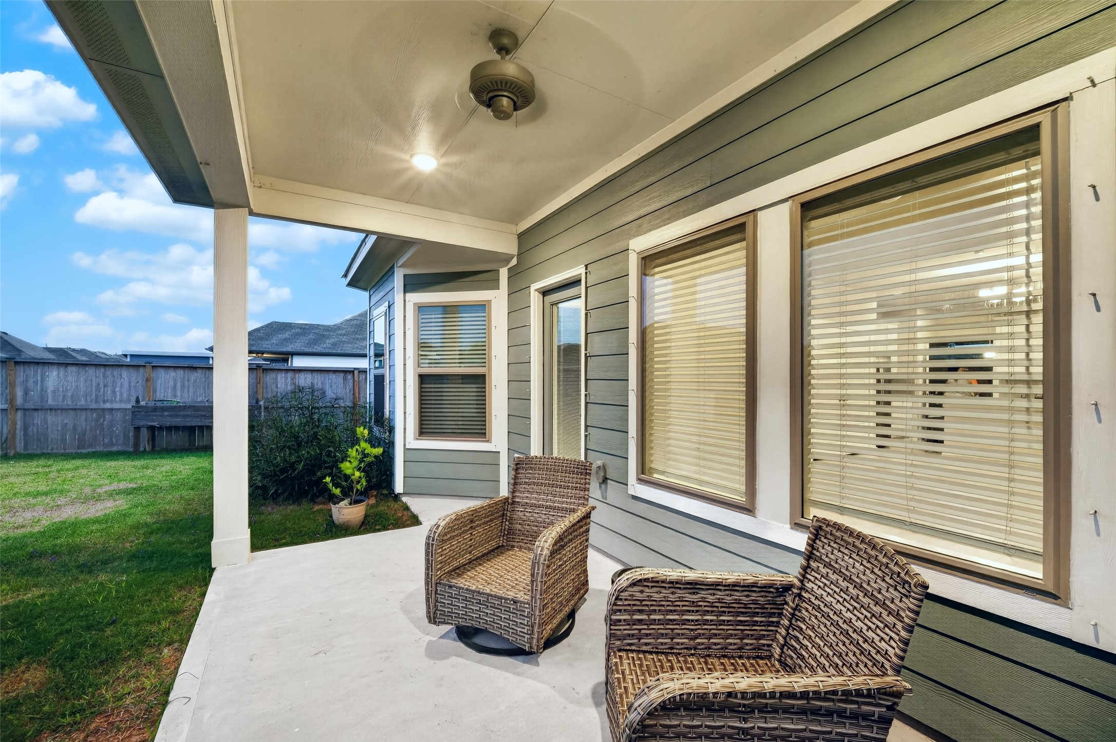 26300 Astral Way, La Marque, TX 77568