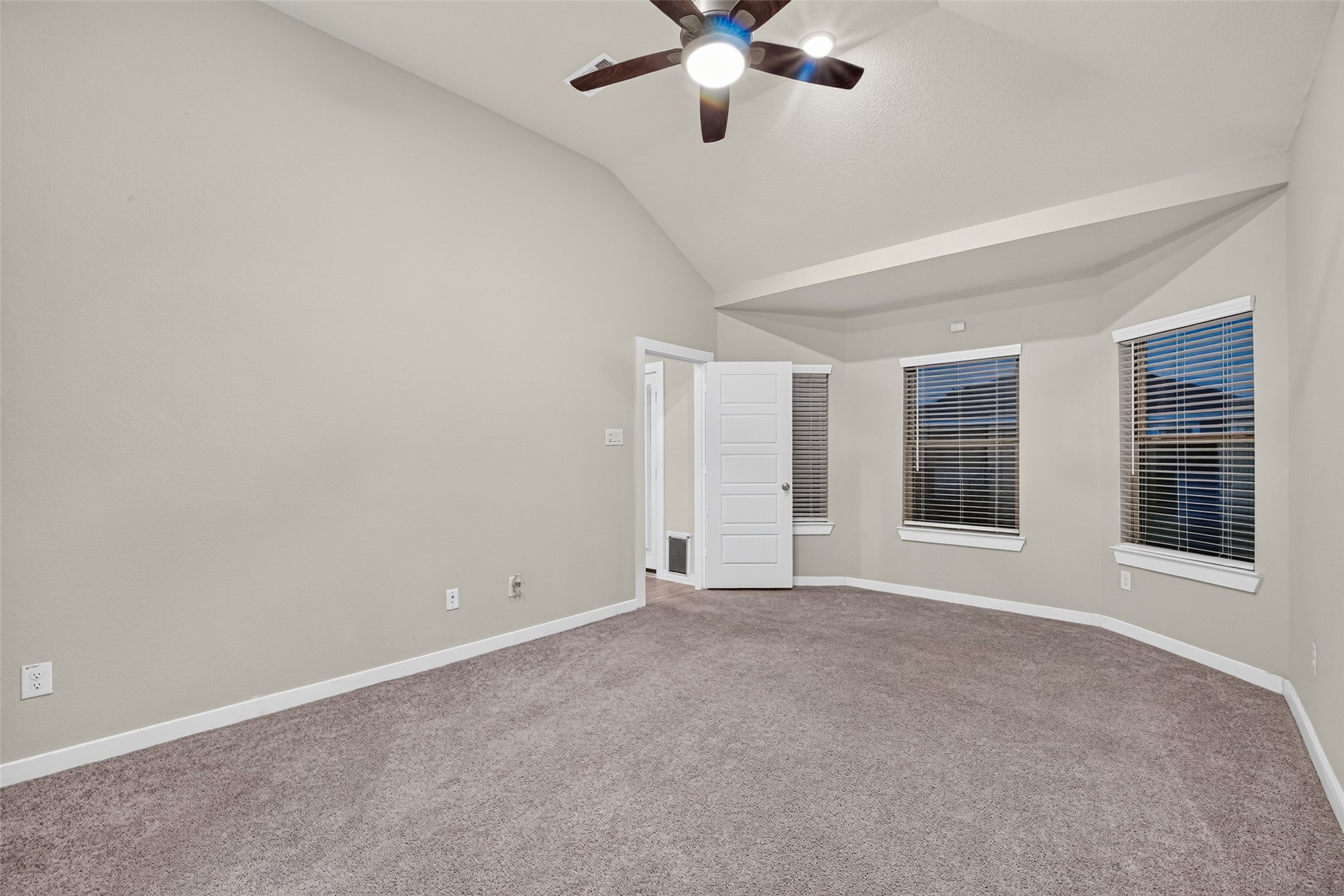 26300 Astral Way, La Marque, TX 77568