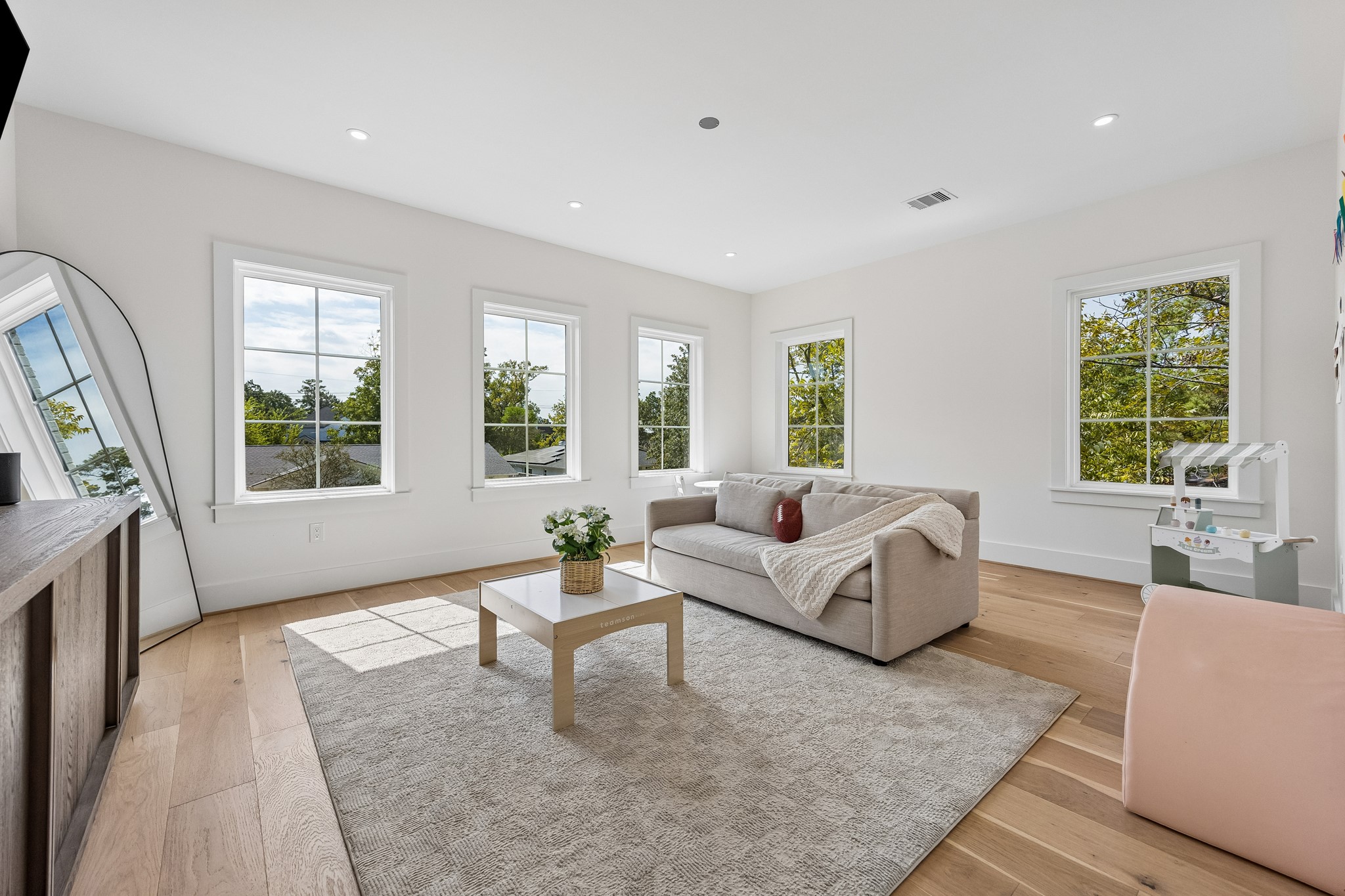 1030 Chamboard Lane, Houston, TX 77018