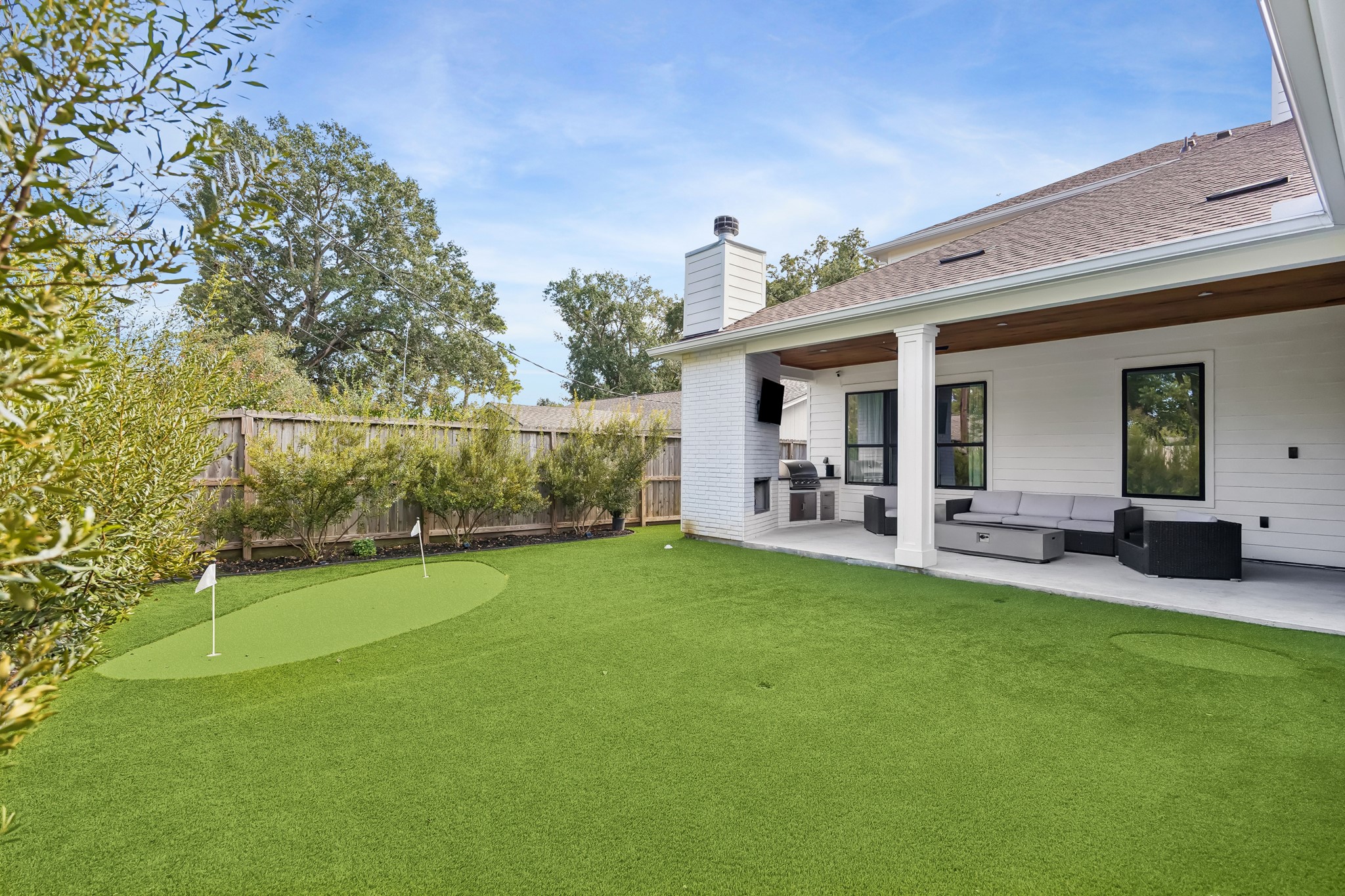 1030 Chamboard Lane, Houston, TX 77018