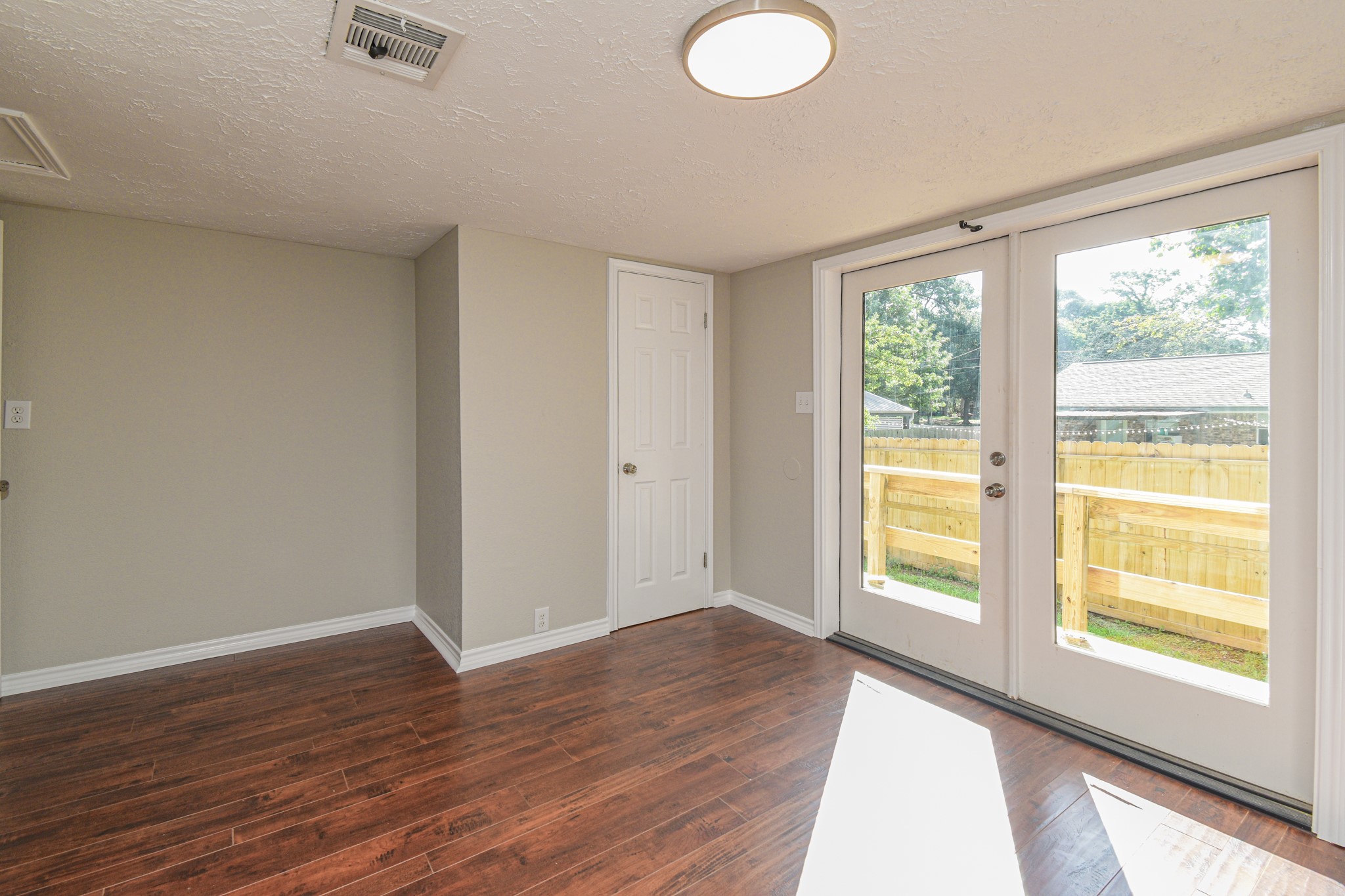 507 Sioux River Road, Conroe, TX 77316