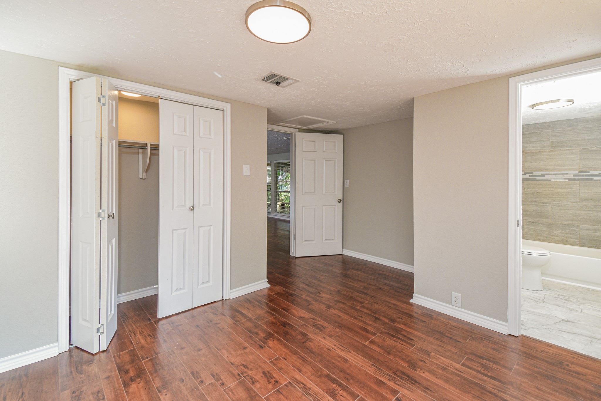 507 Sioux River Road, Conroe, TX 77316