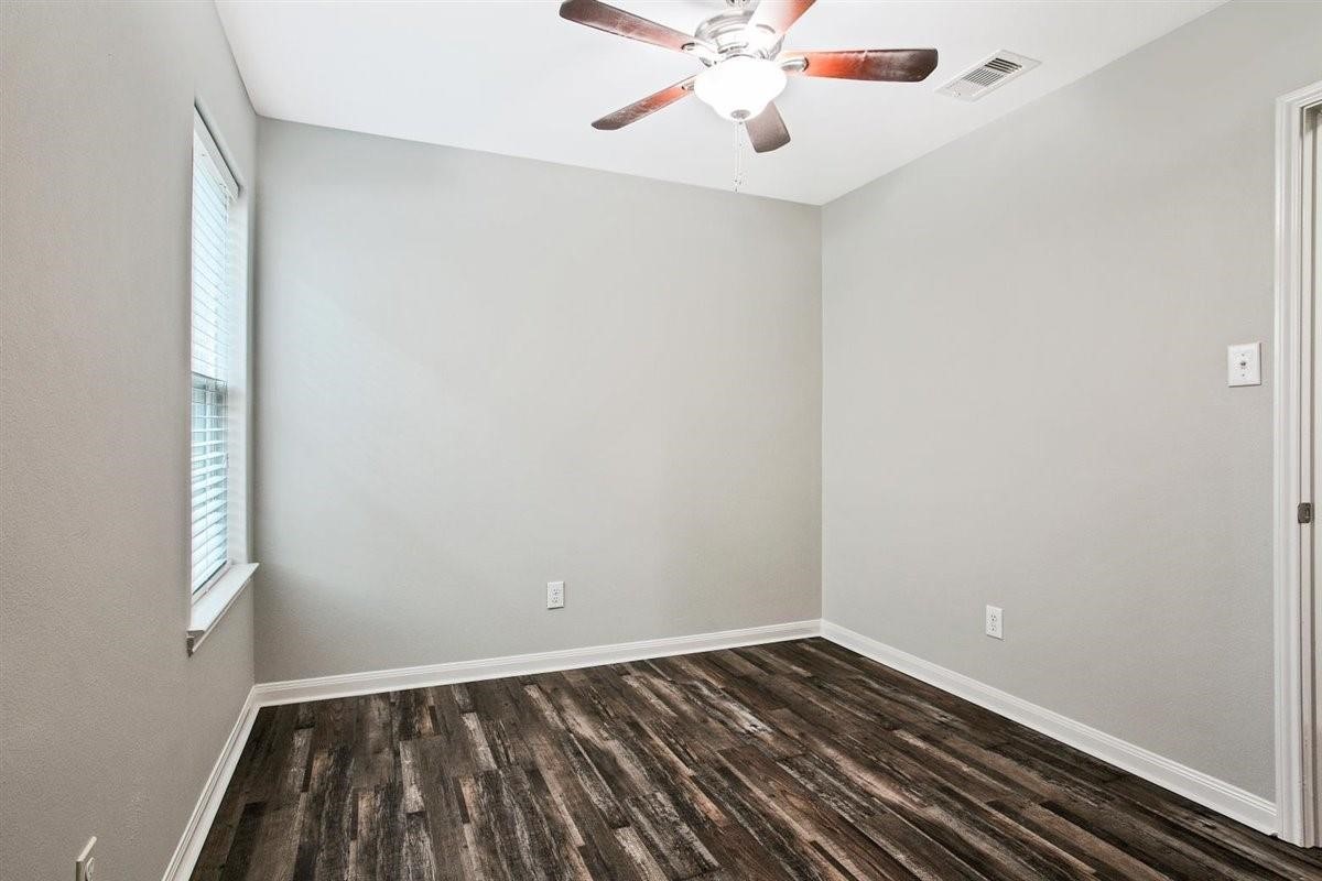 104 Indigo Brush Drive, La Marque, TX 77568