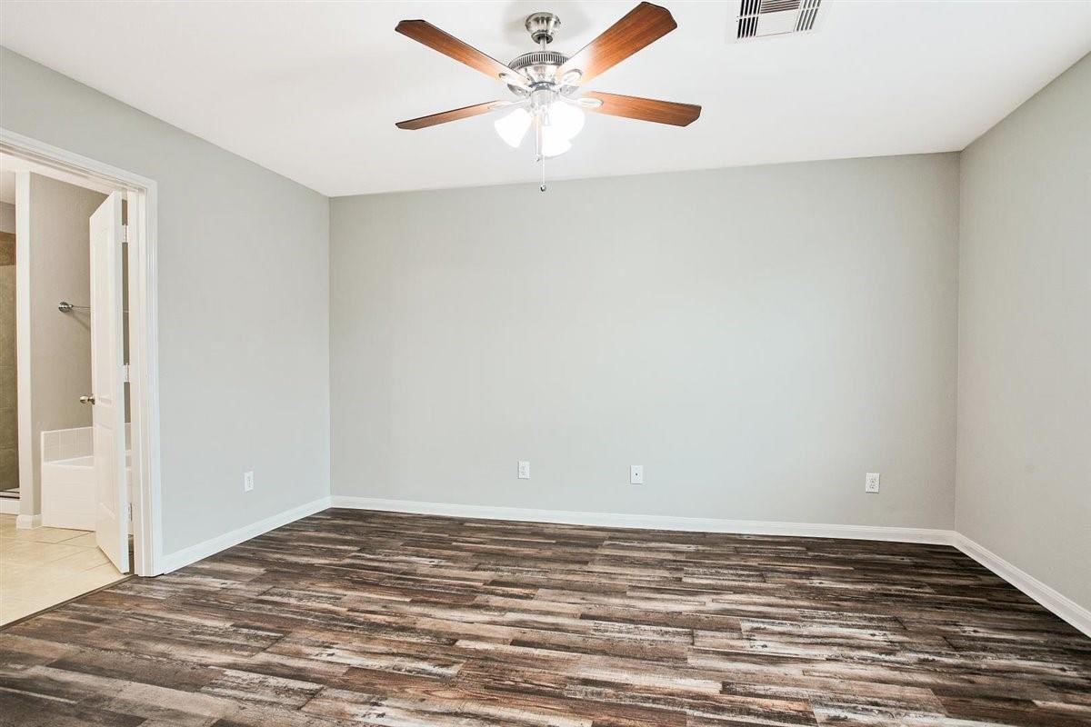 104 Indigo Brush Drive, La Marque, TX 77568