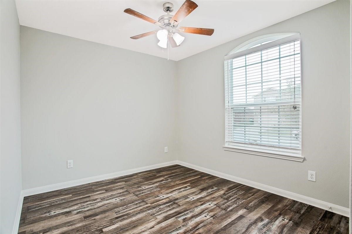 104 Indigo Brush Drive, La Marque, TX 77568