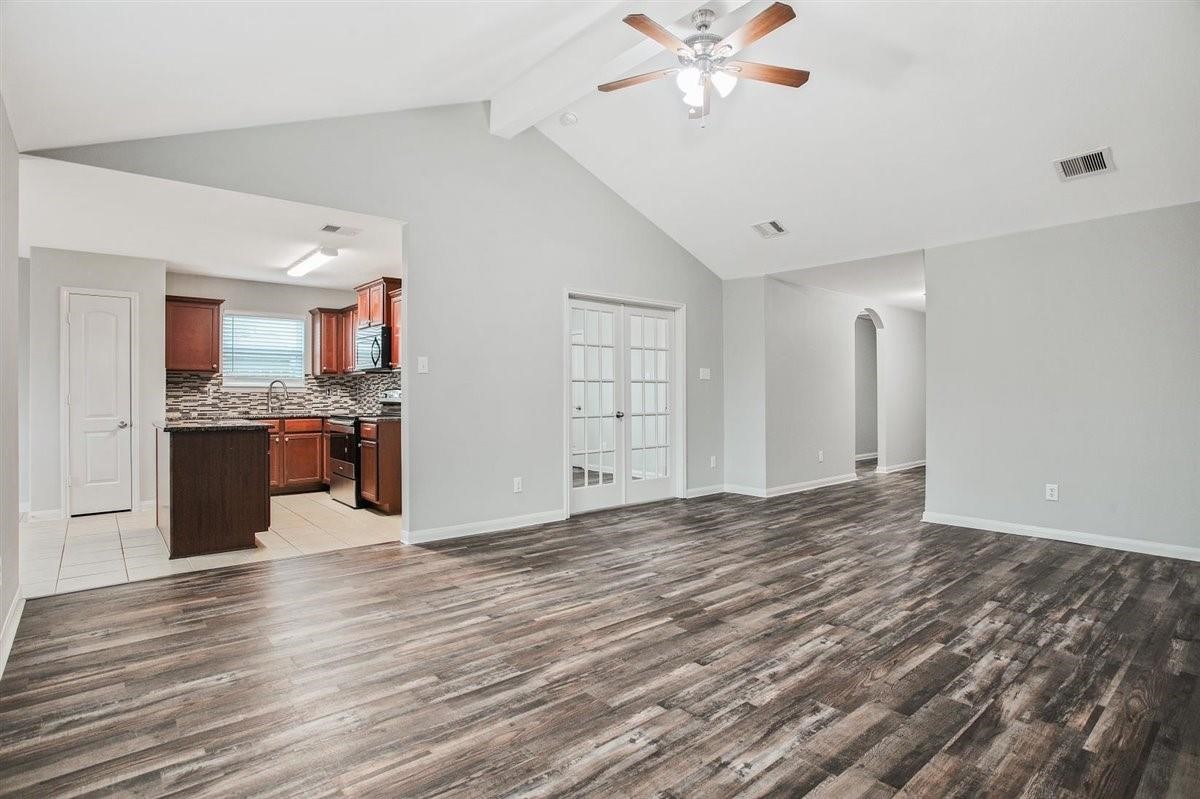 104 Indigo Brush Drive, La Marque, TX 77568
