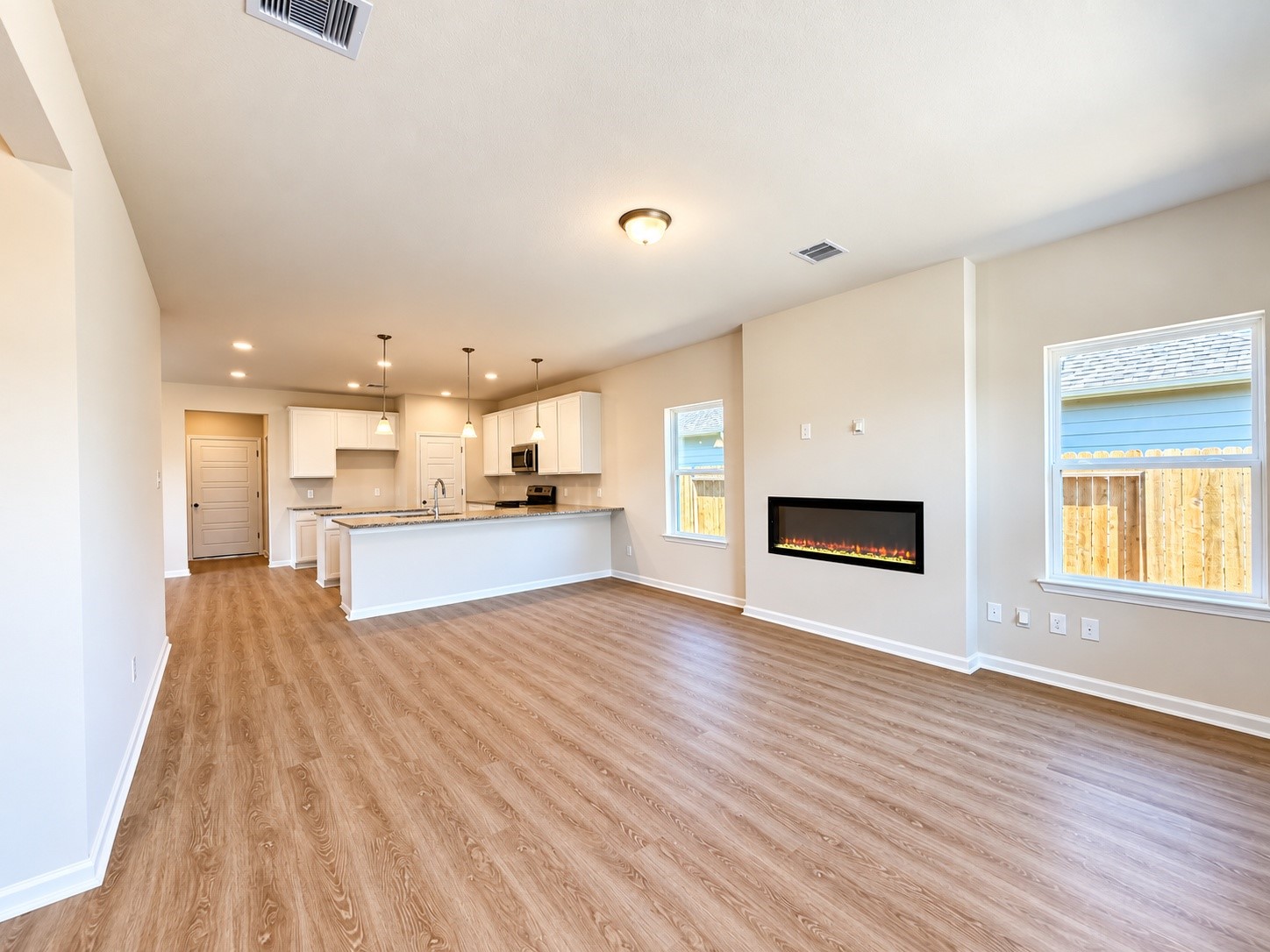 623 Woodhaven Lakes Drive, La Marque, TX 77568