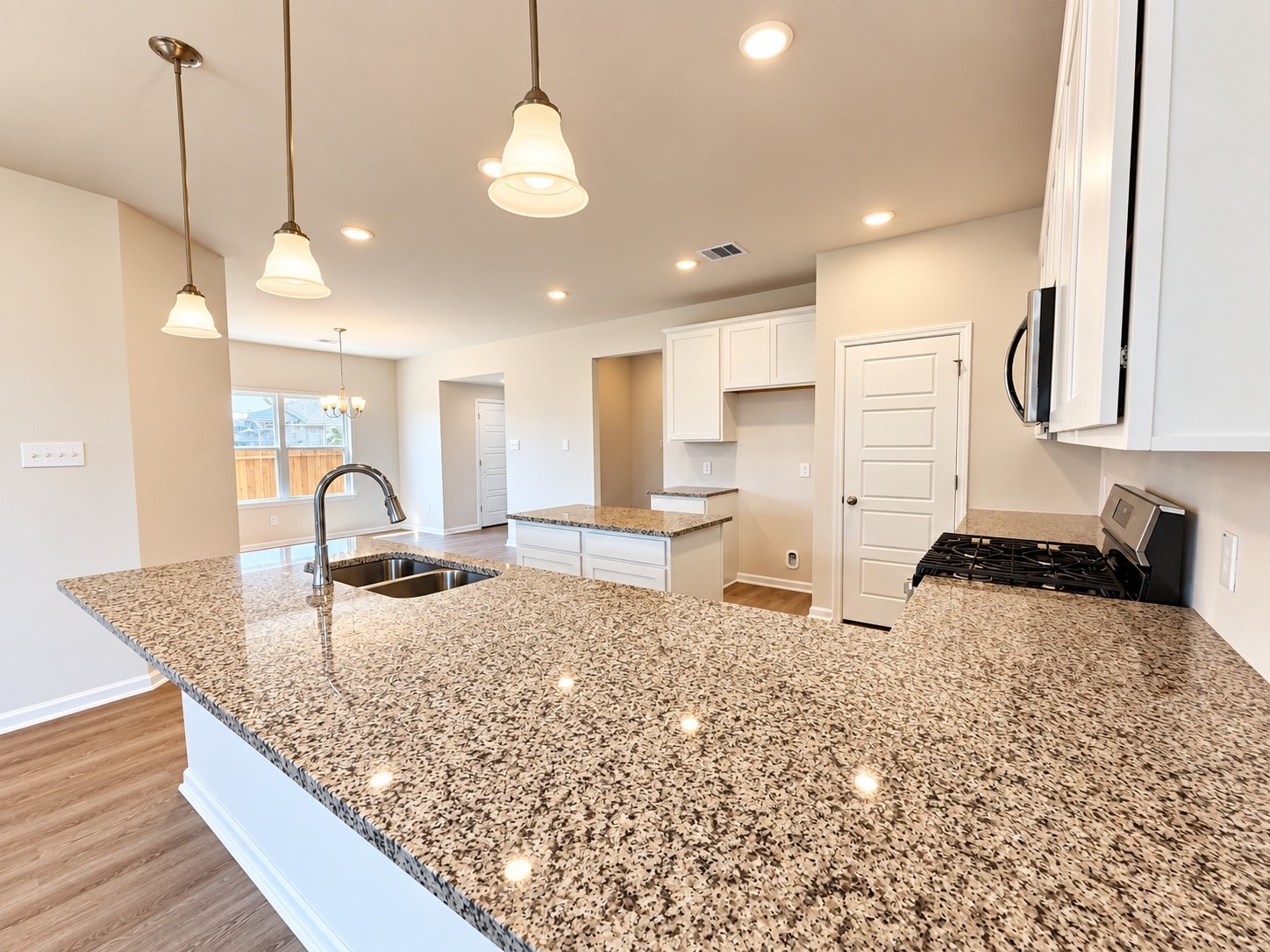 623 Woodhaven Lakes Drive, La Marque, TX 77568
