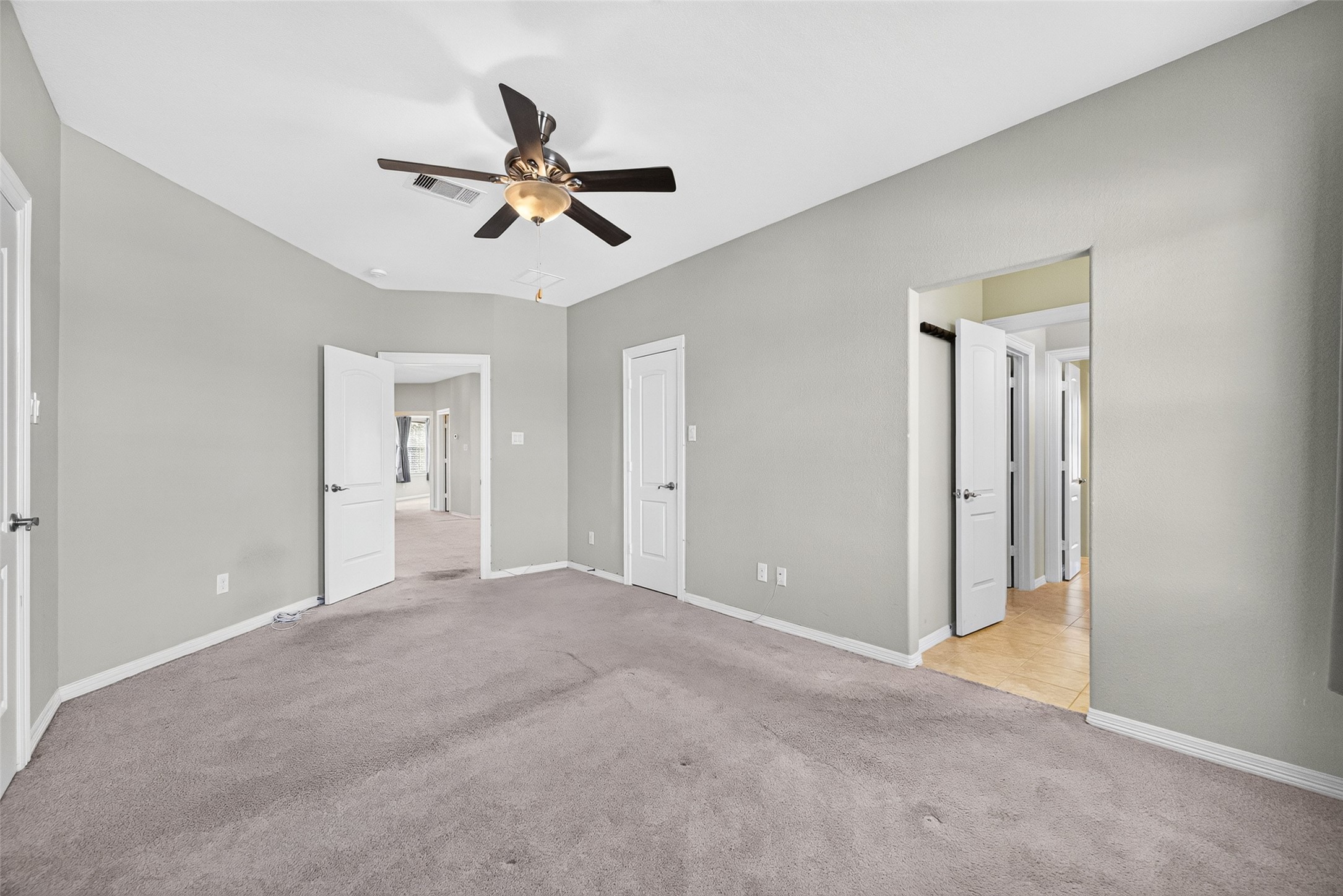1902 Creekwood Lane, Friendswood, TX 77546