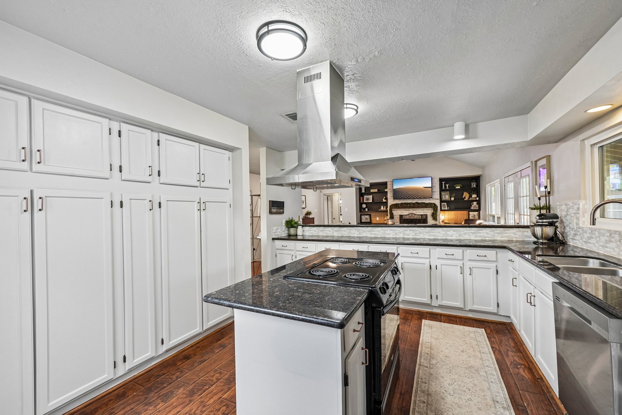926 Hidden Canyon Road, Katy, TX 77450