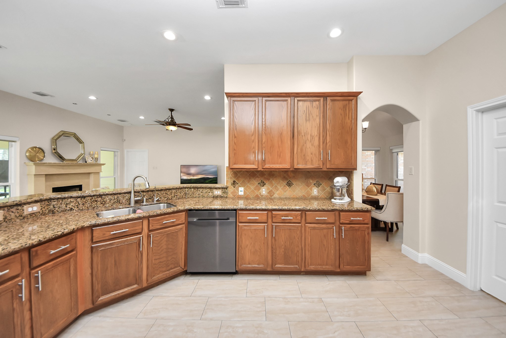 15511 Seminole Canyon Drive, Sugar Land, TX 77498