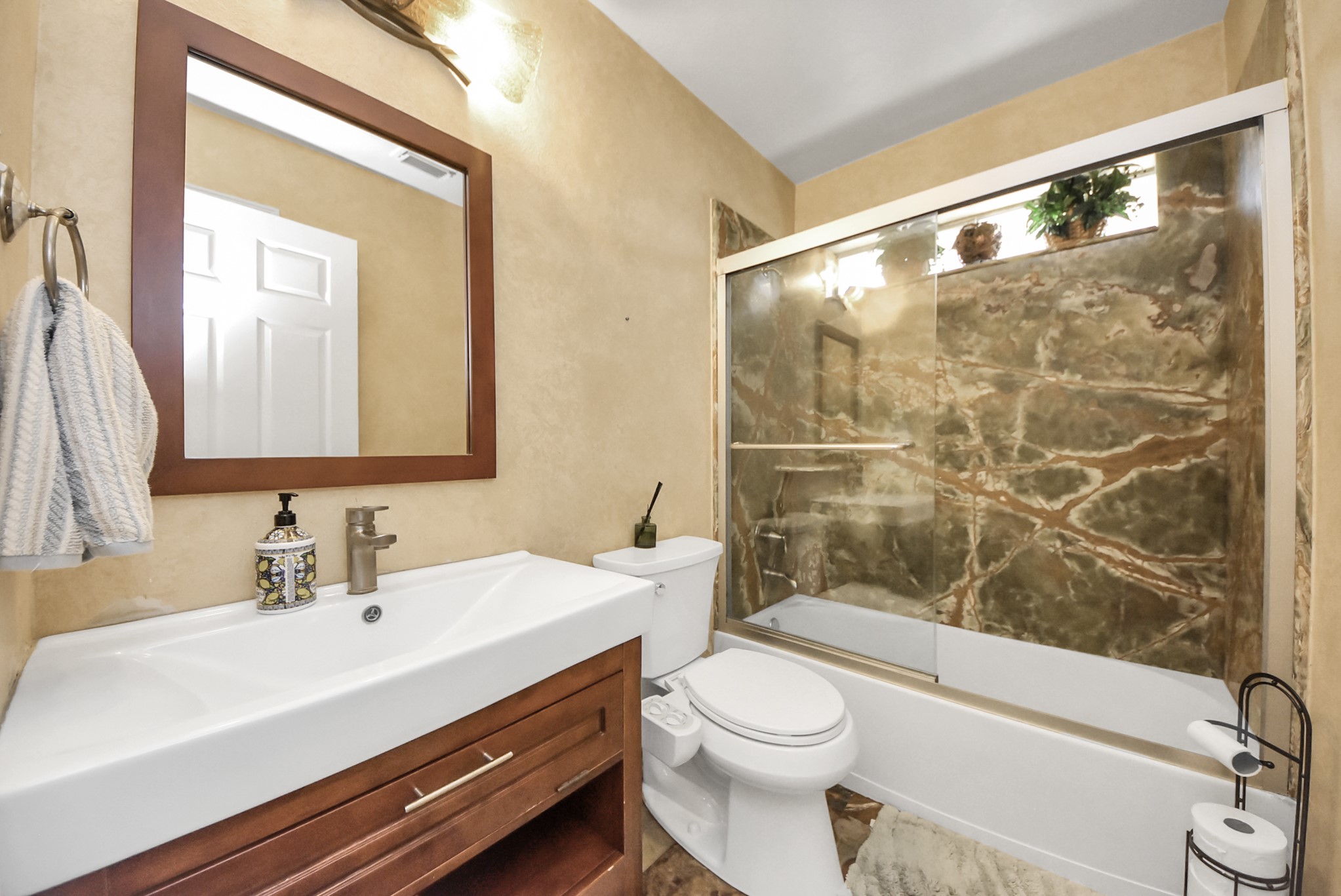 15511 Seminole Canyon Drive, Sugar Land, TX 77498