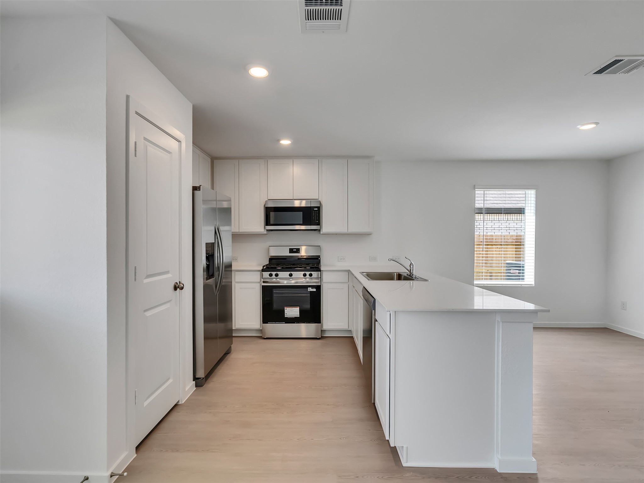 915 Capracotta Drive, Huffman, TX 77336