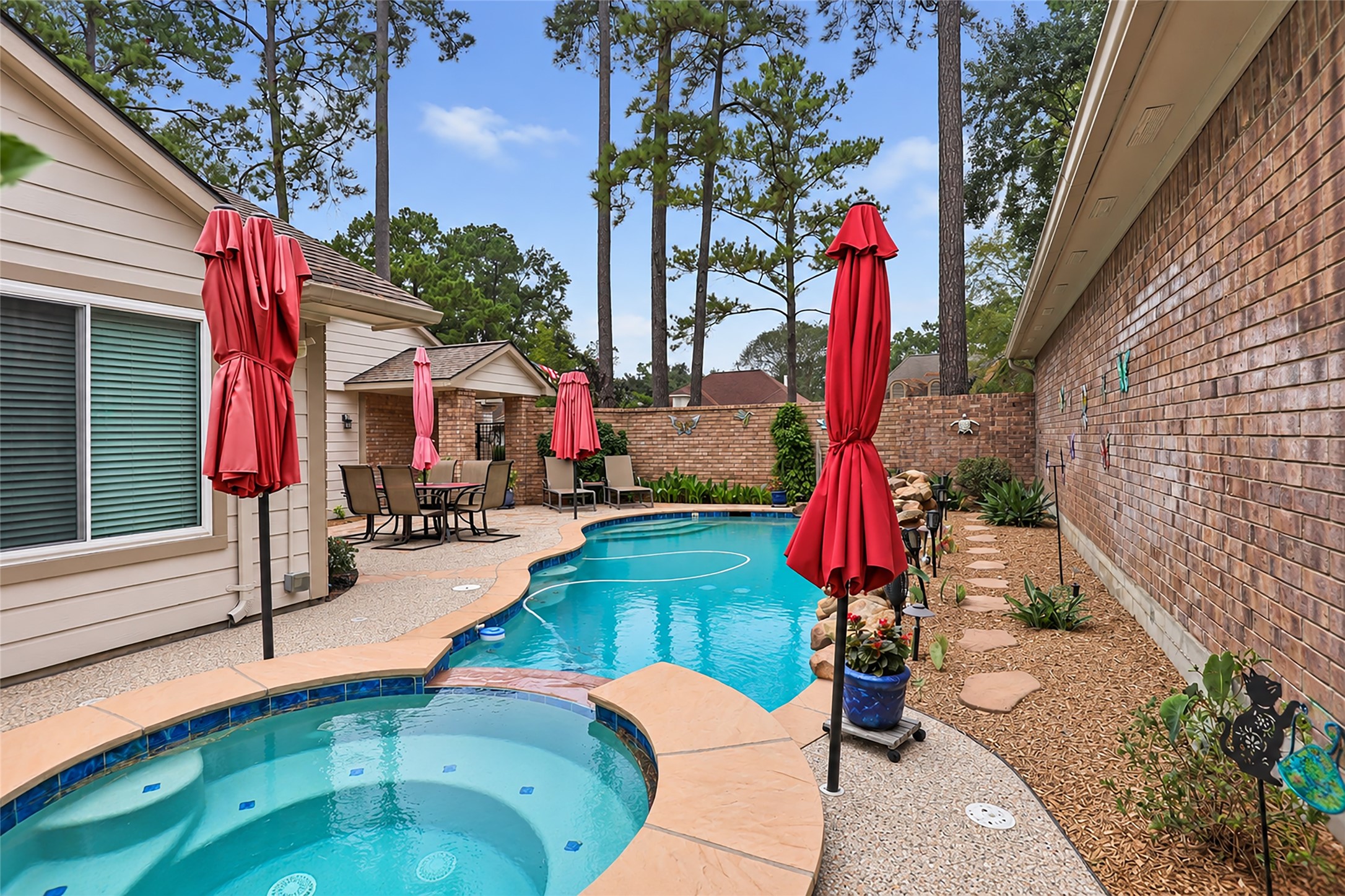 4210 Valley Glade Drive, Kingwood, TX 77345