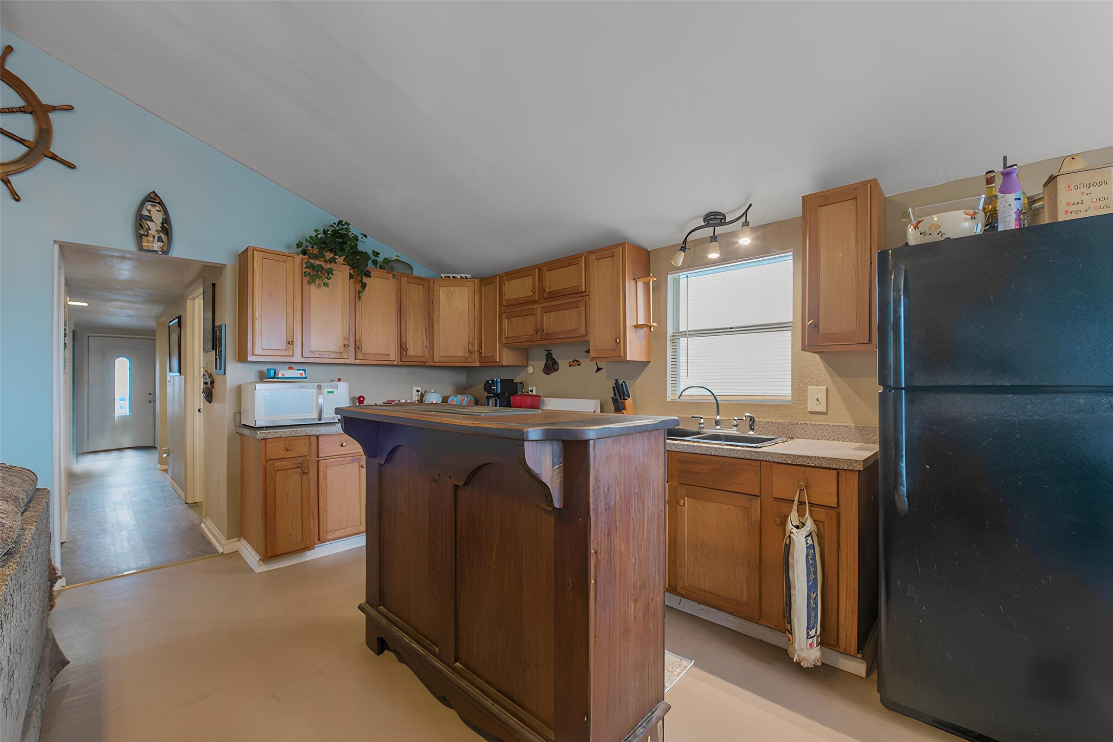 7030 Terrasso Drive, Hitchcock, TX 77563