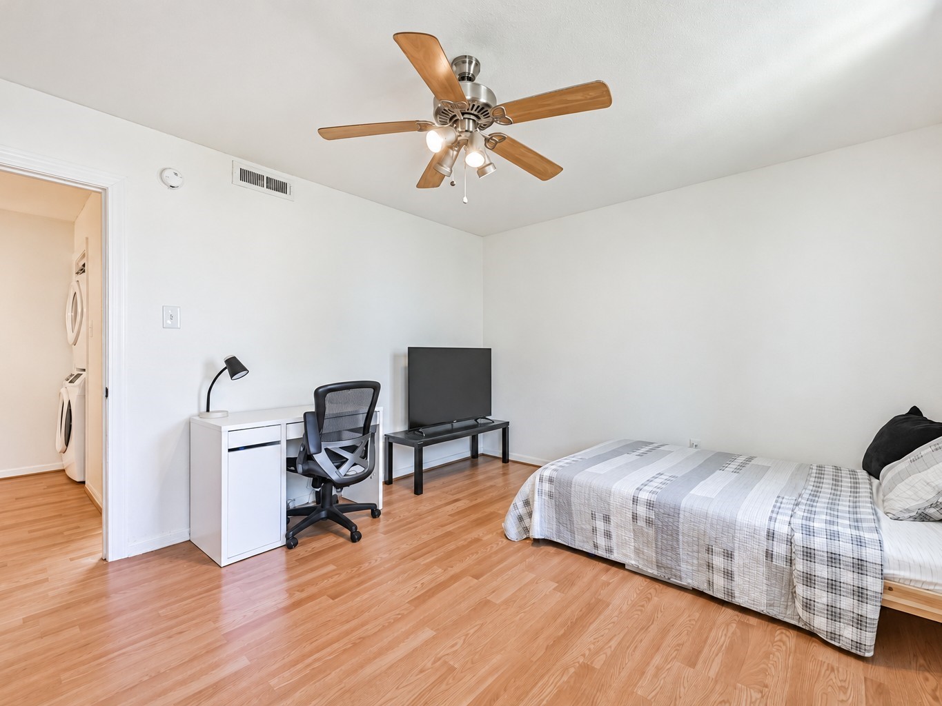5215 Arboles Drive, #C, Houston, TX 77035