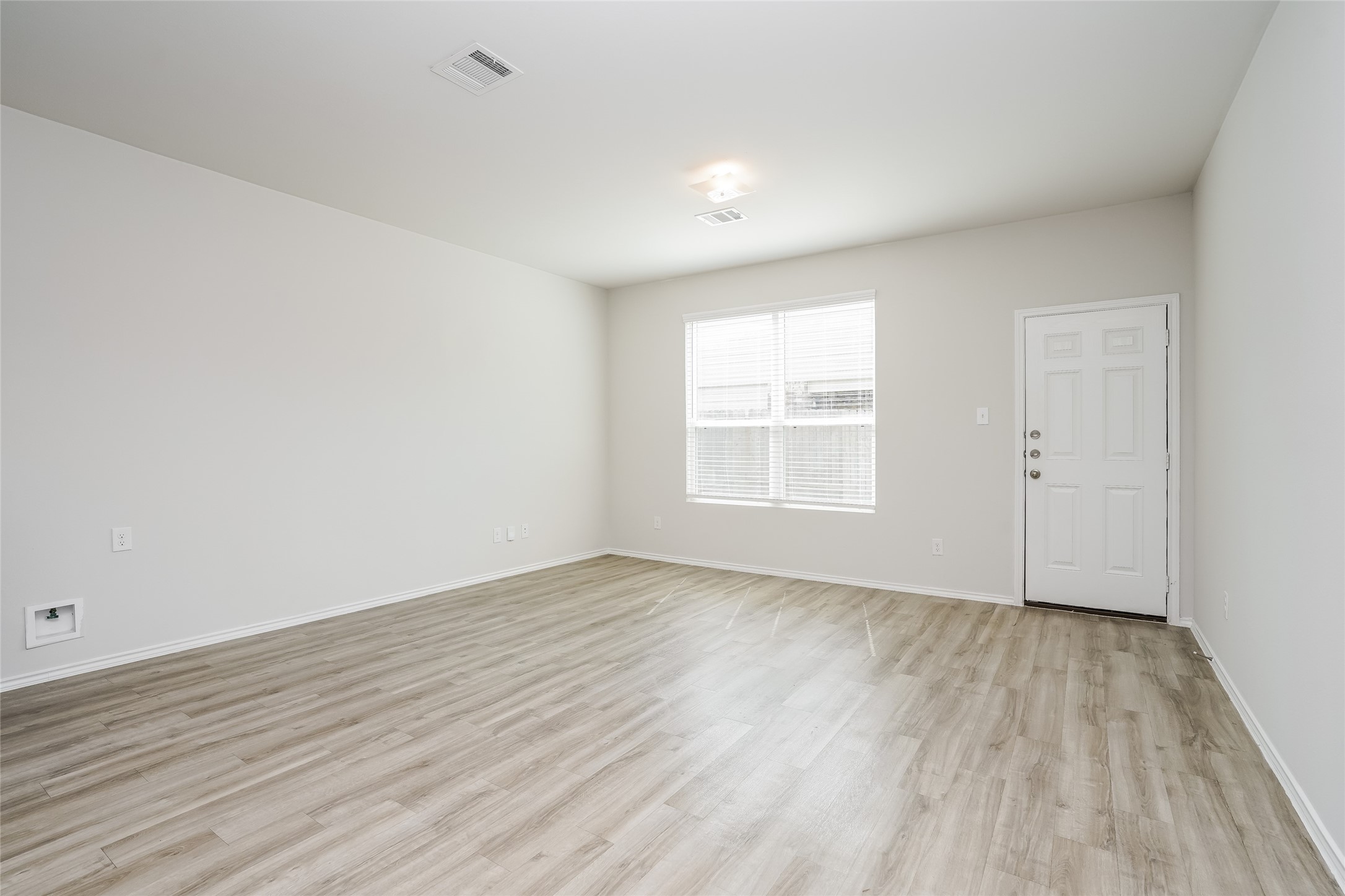 Photos may be representative of the floor plan and not the exact home. Finishes, layout, and features of the actual property for lease may vary. Photos may be representative of the floor plan and not the exact home. Finishes, layout, and features of the actual property for lease may vary.