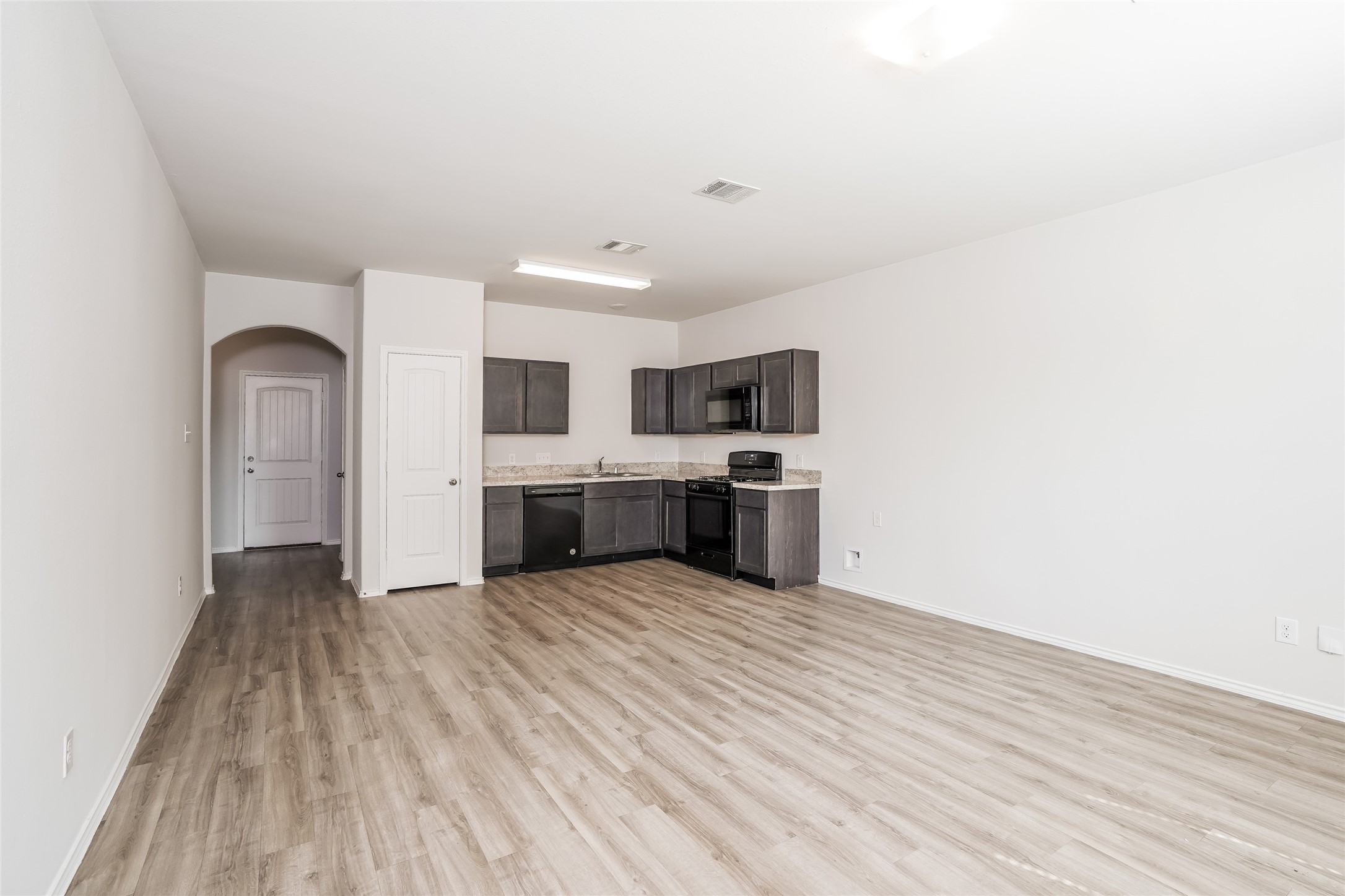 Photos may be representative of the floor plan and not the exact home. Finishes, layout, and features of the actual property for lease may vary. Photos may be representative of the floor plan and not the exact home. Finishes, layout, and features of the actual property for lease may vary.
