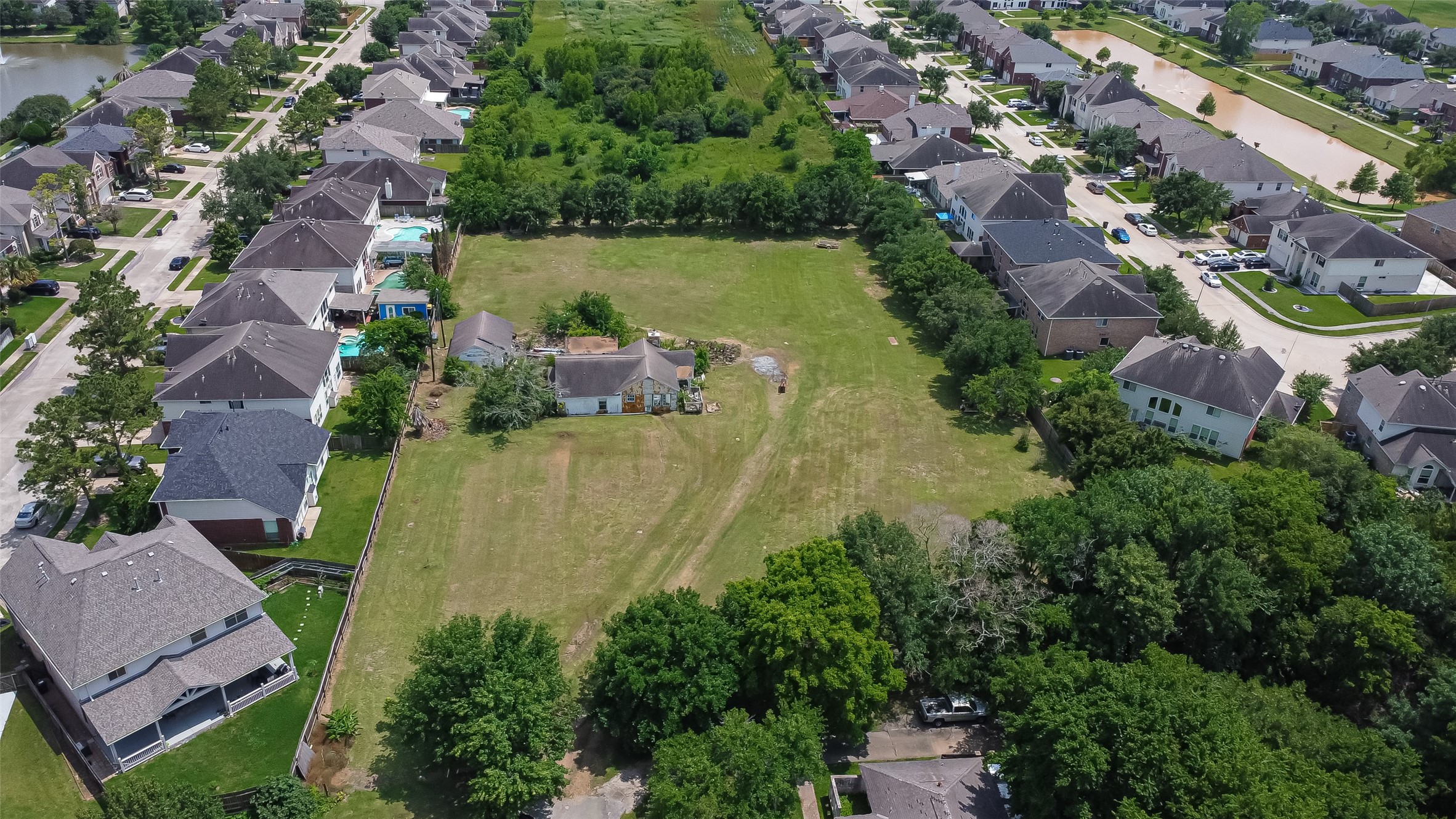 11211 S Dargail Street, Sugar Land, TX 77478