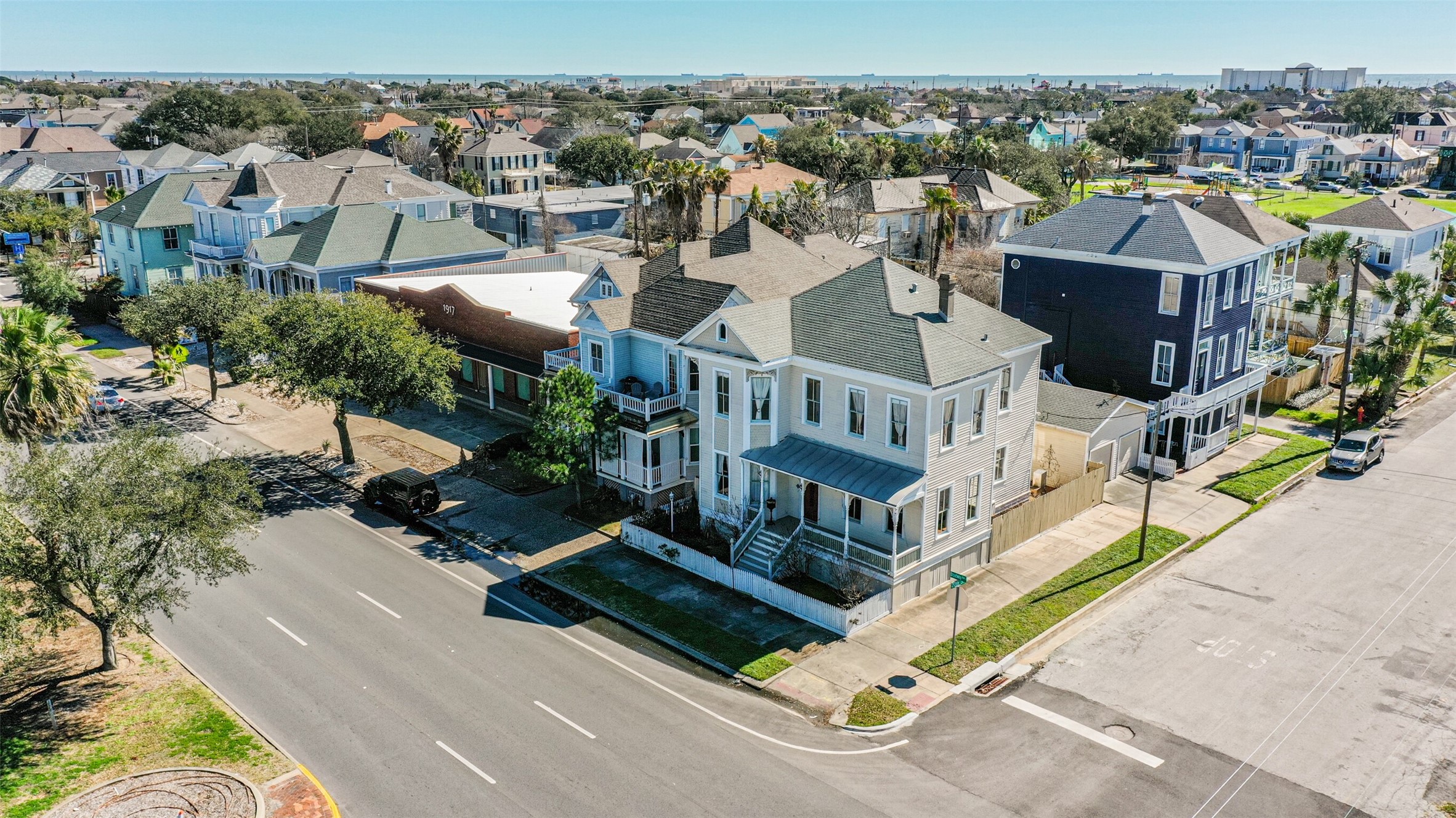 1927 Broadway Street, Galveston, TX 77550