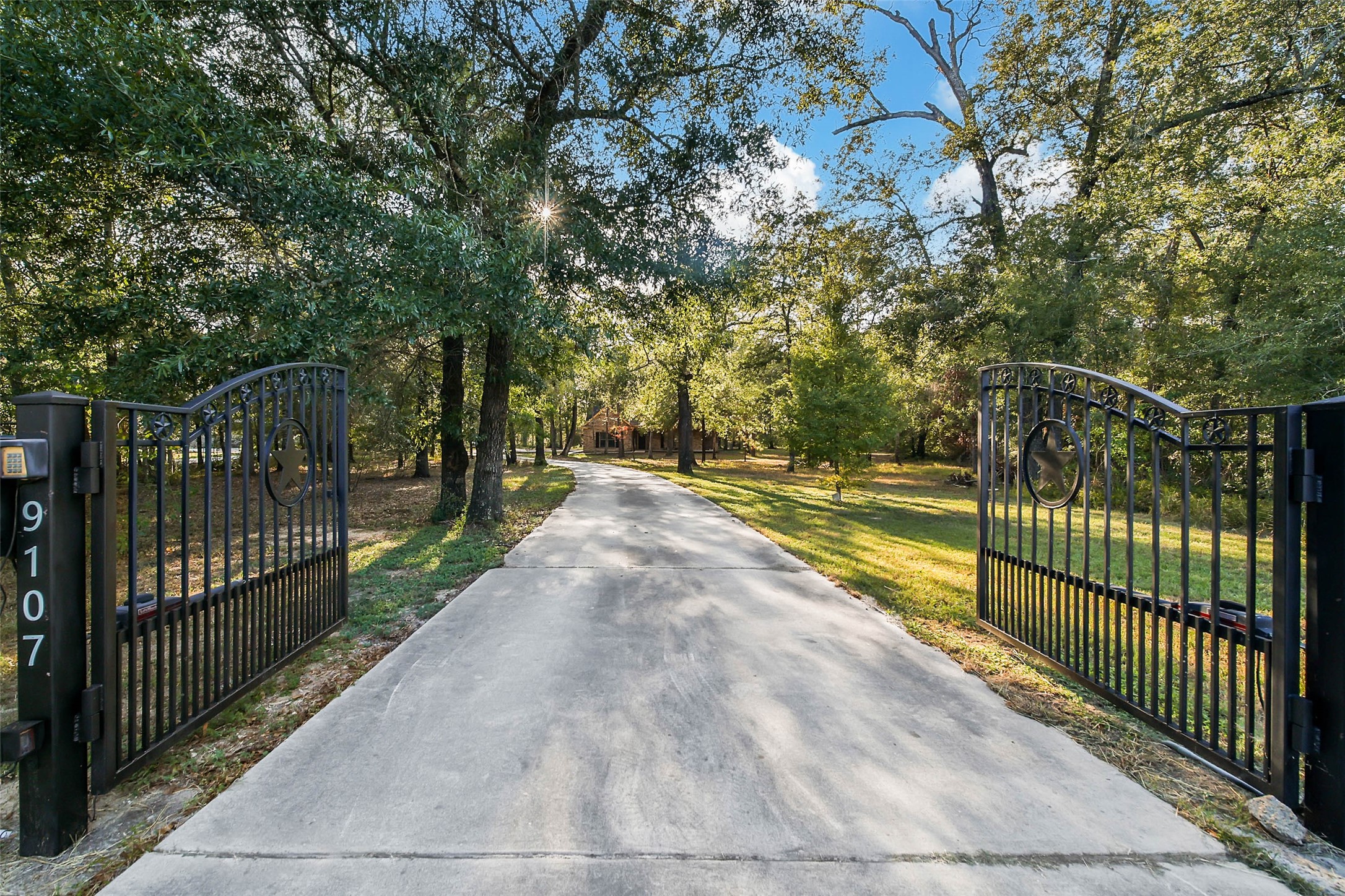 9107 Black Buck Lane, Conroe, TX 77303