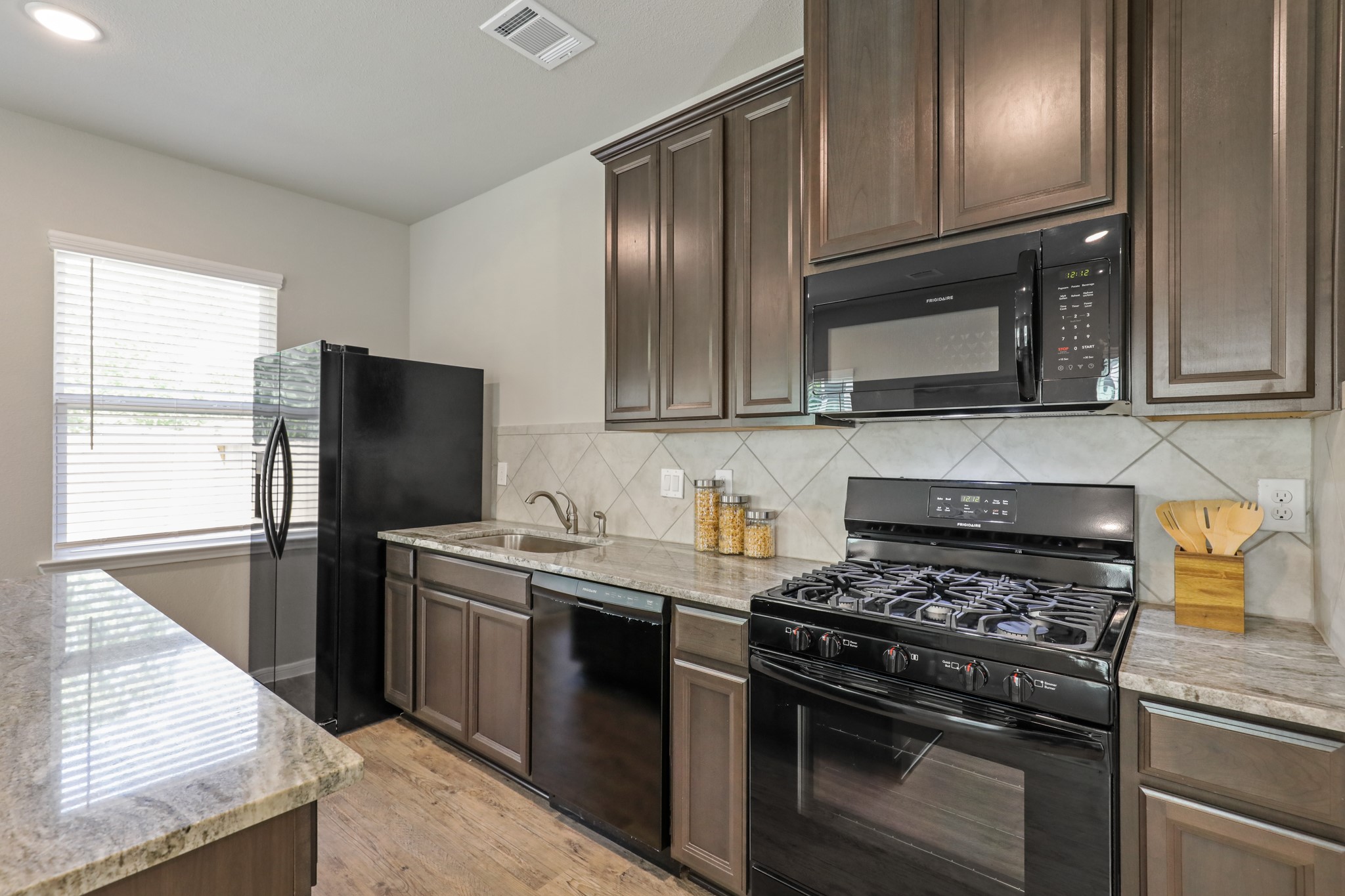 13510 Axel Lane, Houston, TX 77047