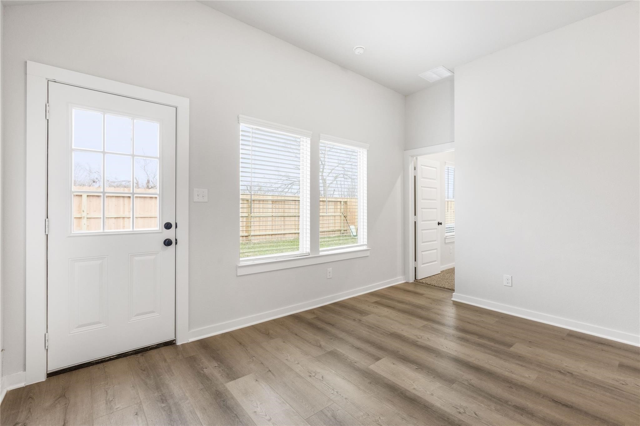 6543 Escondido Dr, Rosharon, TX 77583