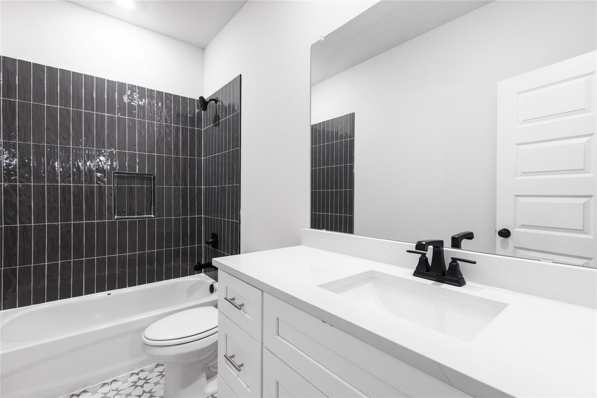 6543 Escondido Dr, Rosharon, TX 77583