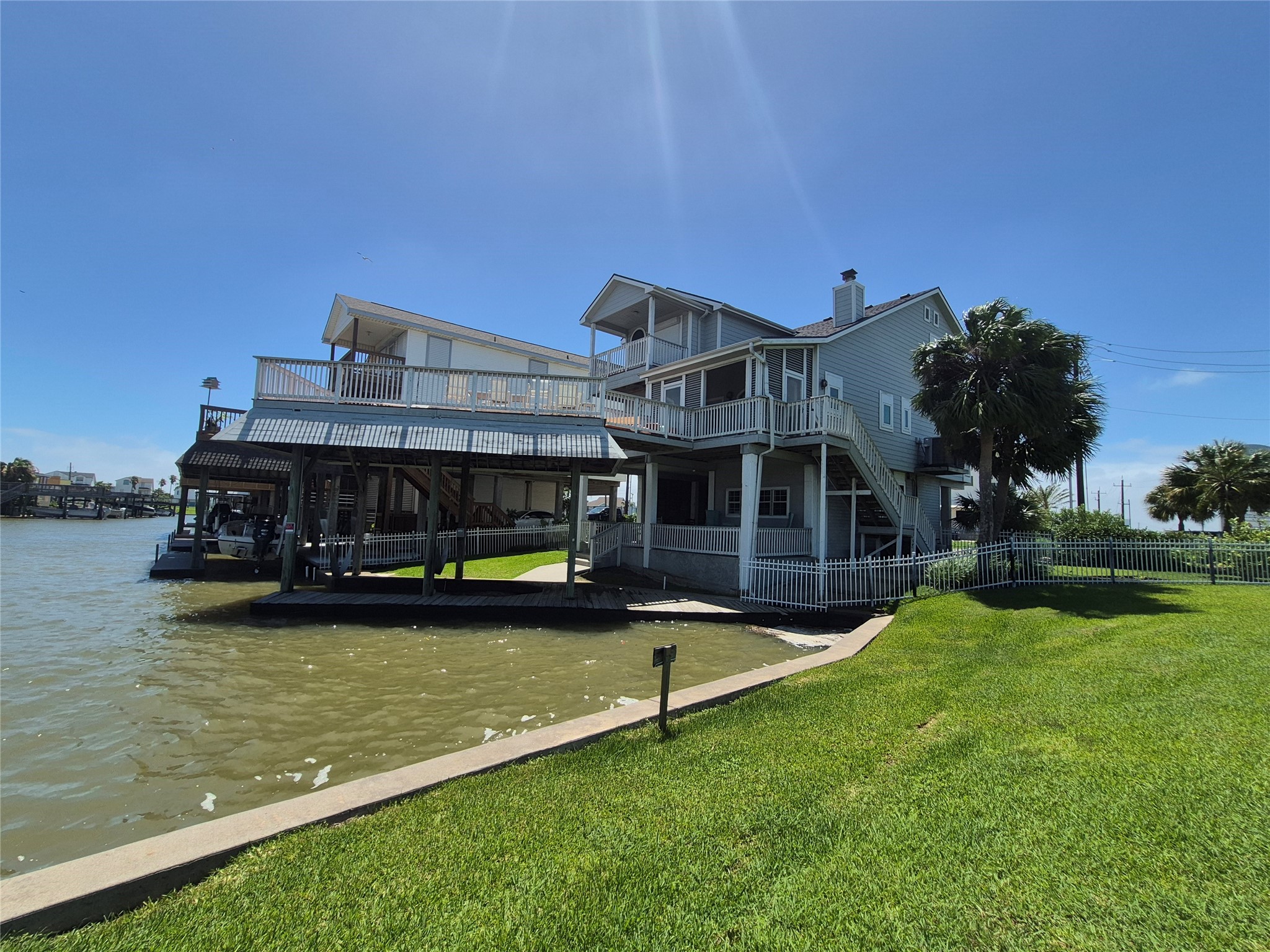 111 Kona Drive, Tiki Island, TX 77554