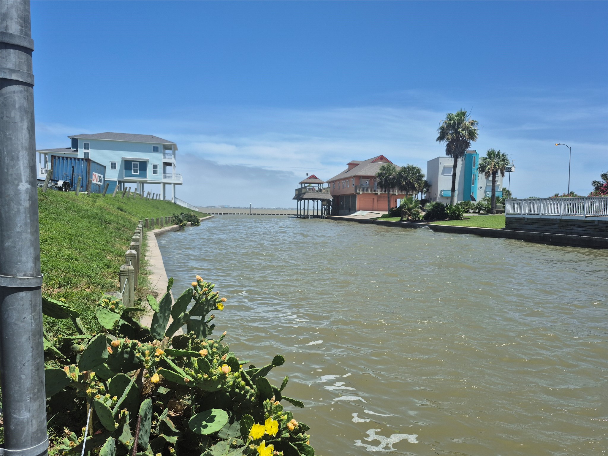 111 Kona Drive, Tiki Island, TX 77554