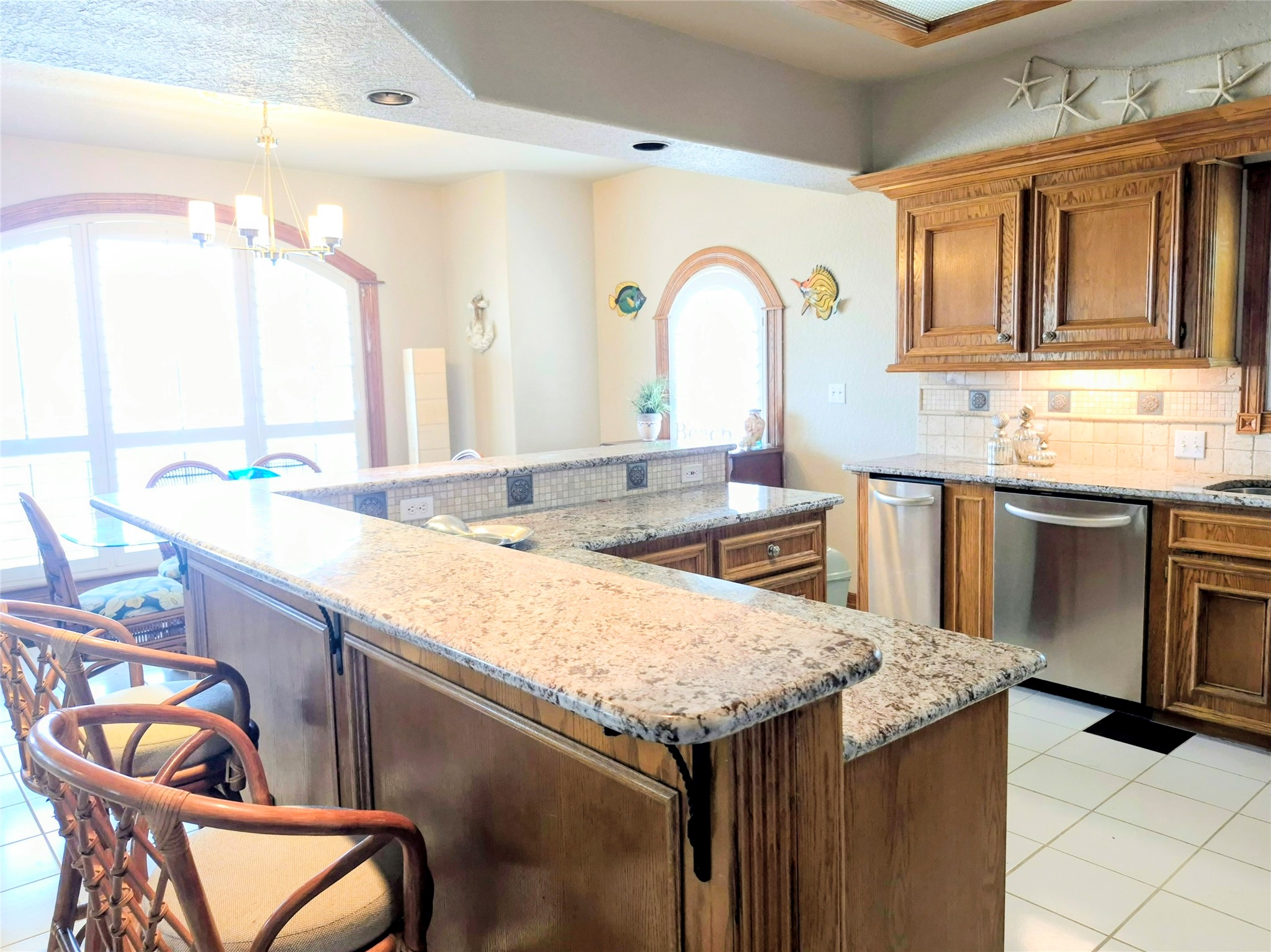 111 Kona Drive, Tiki Island, TX 77554