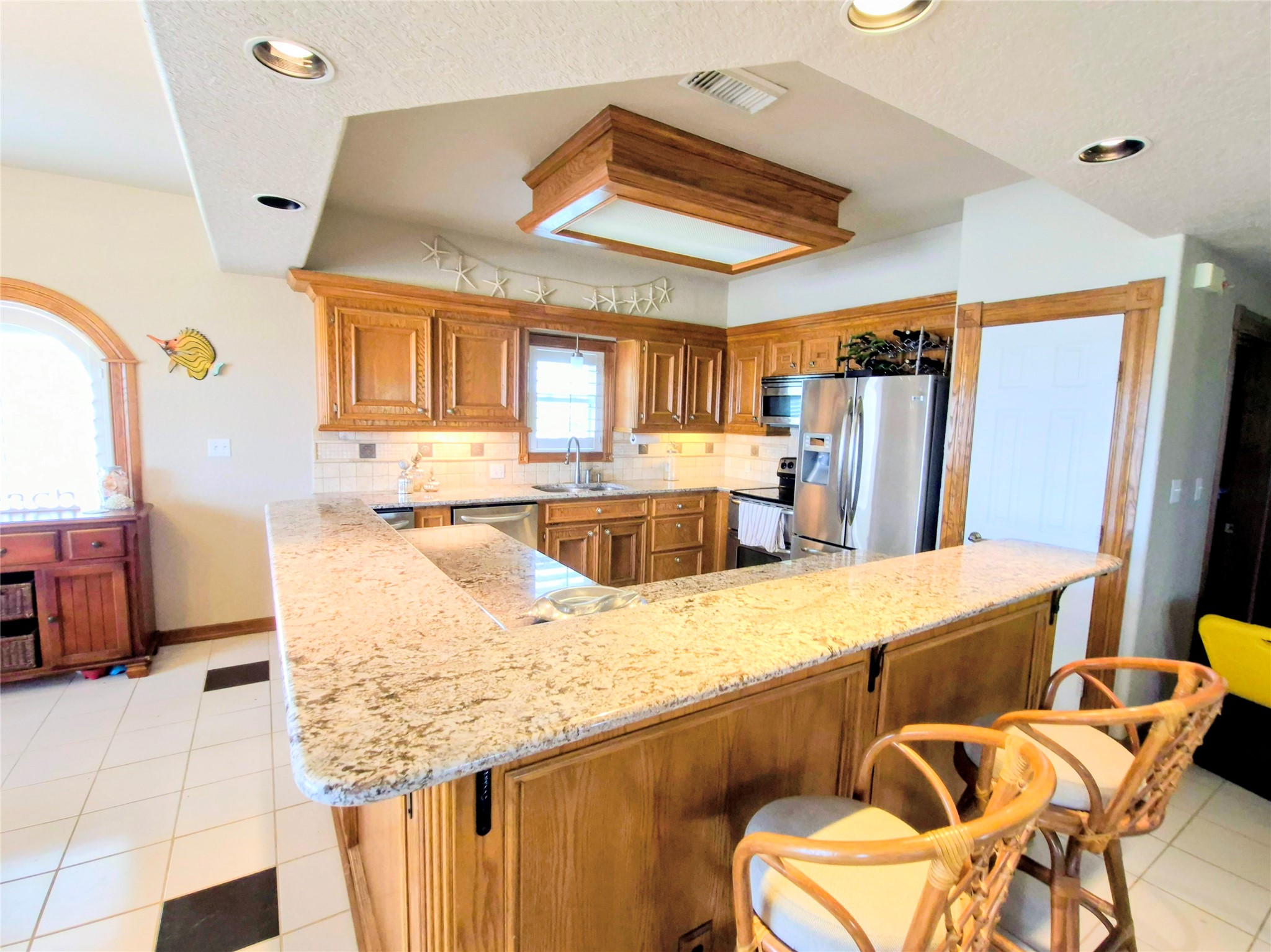 111 Kona Drive, Tiki Island, TX 77554