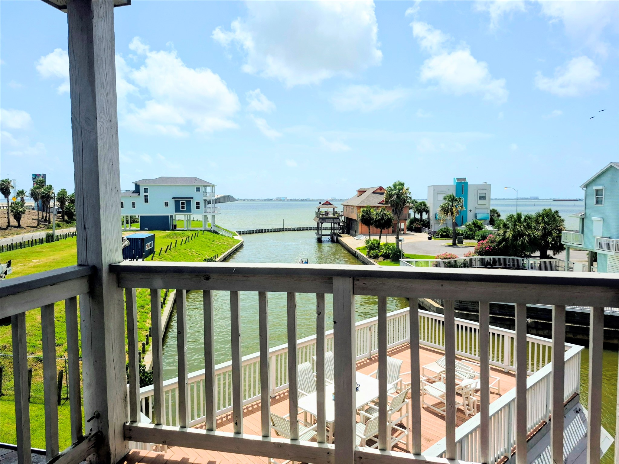 111 Kona Drive, Tiki Island, TX 77554