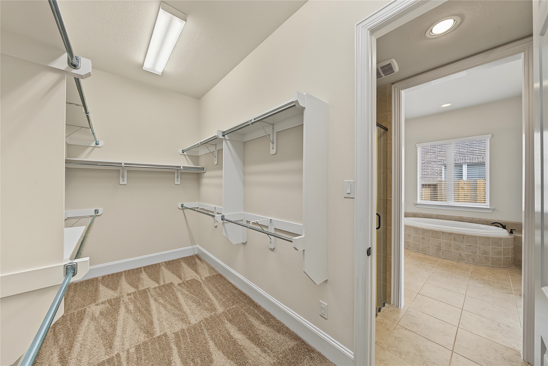 Walk-in Closet