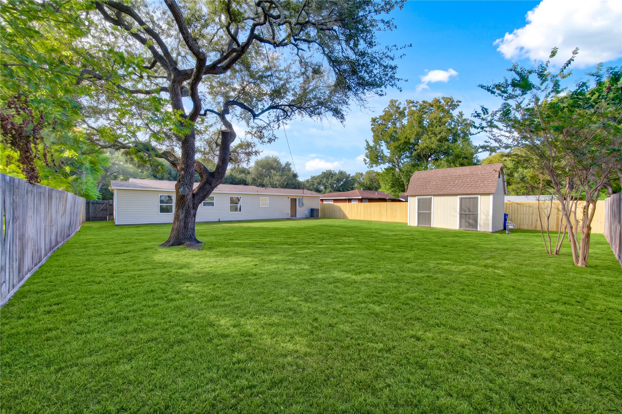 1110 18th Avenue N, Texas City, TX 77590