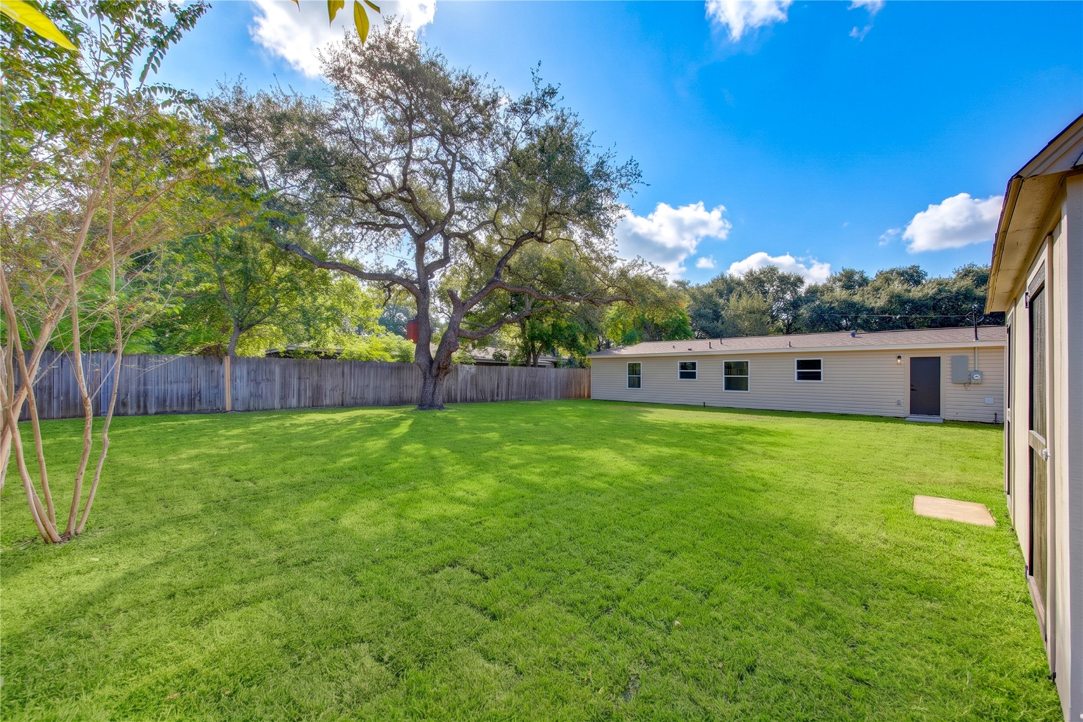 1110 18th Avenue N, Texas City, TX 77590
