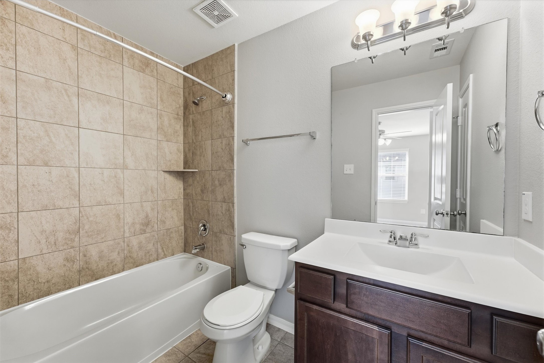 En-Suite Secondary Bathroom Upstairs