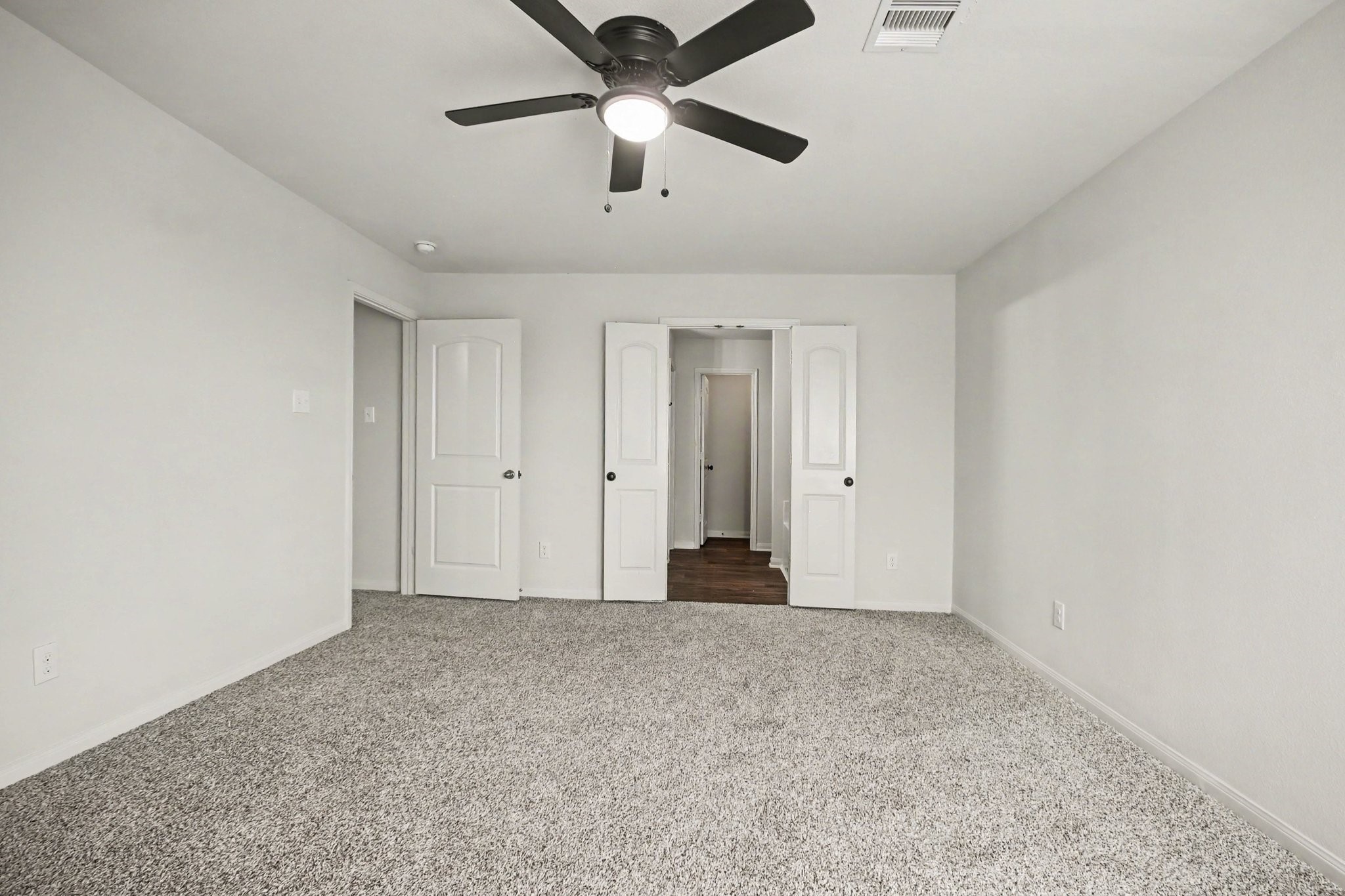 12027 Windage Drive, La Marque, TX 77568