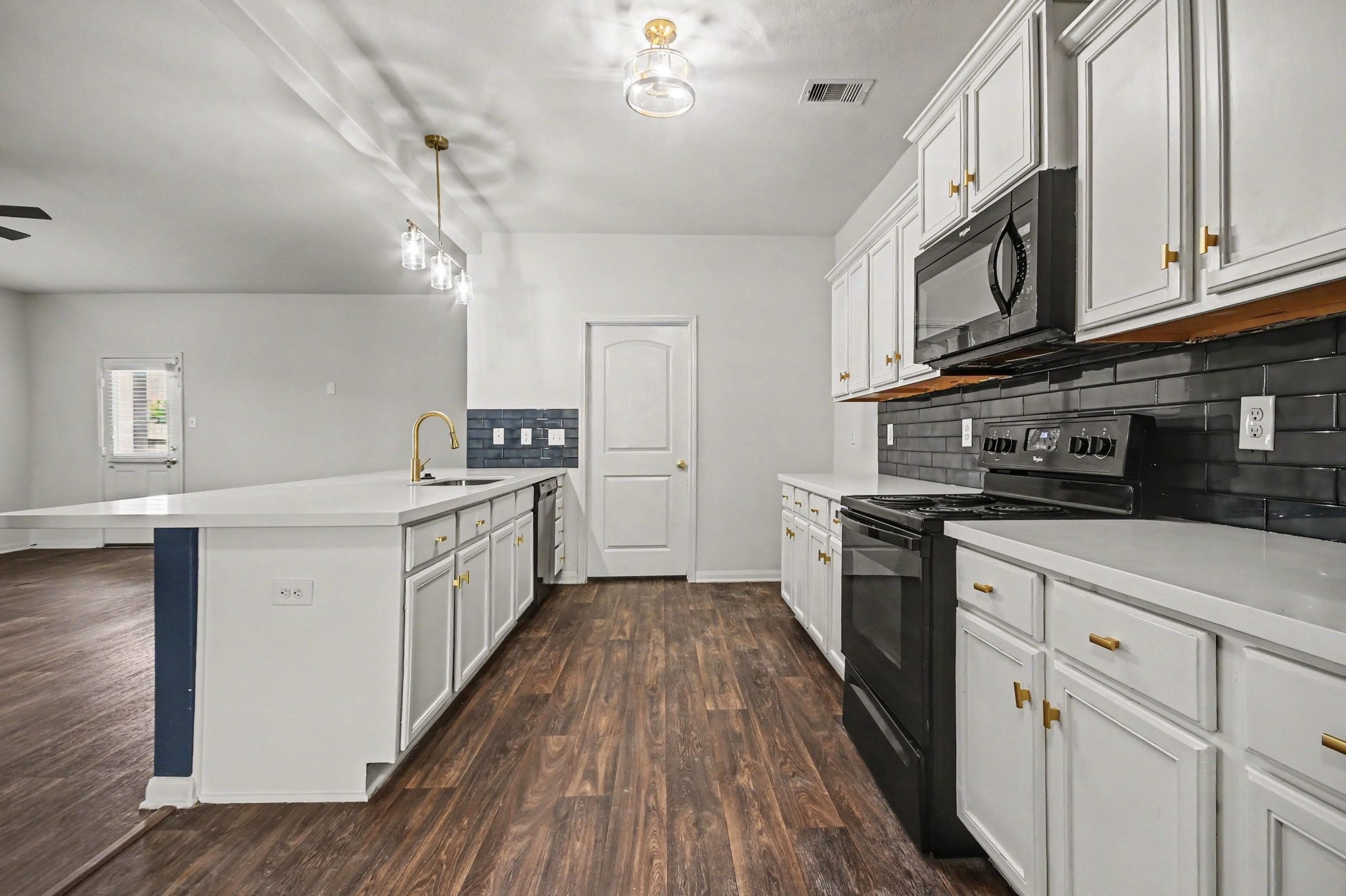 12027 Windage Drive, La Marque, TX 77568